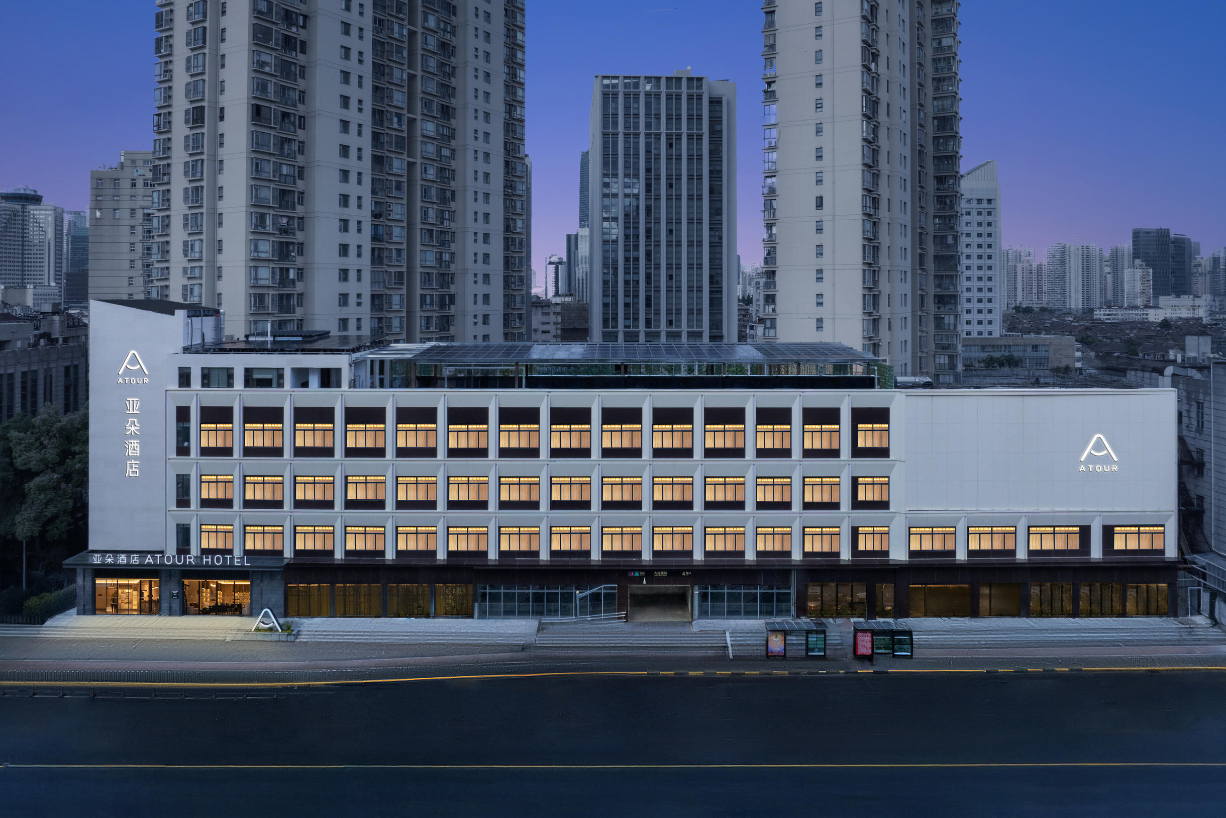 上海北外滩大连路地铁站亚朵酒店
