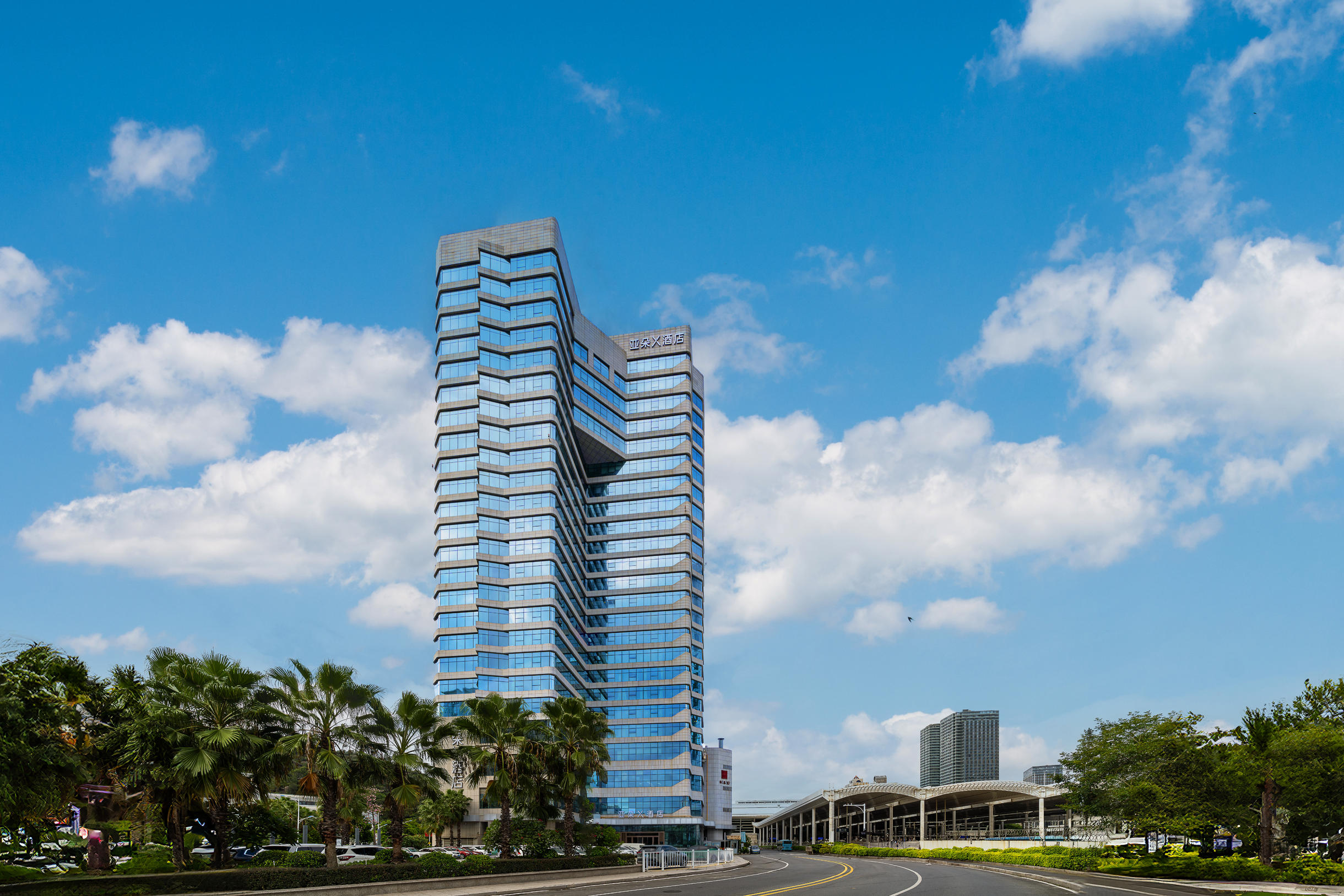 厦门火车站南广场亚朵X酒店