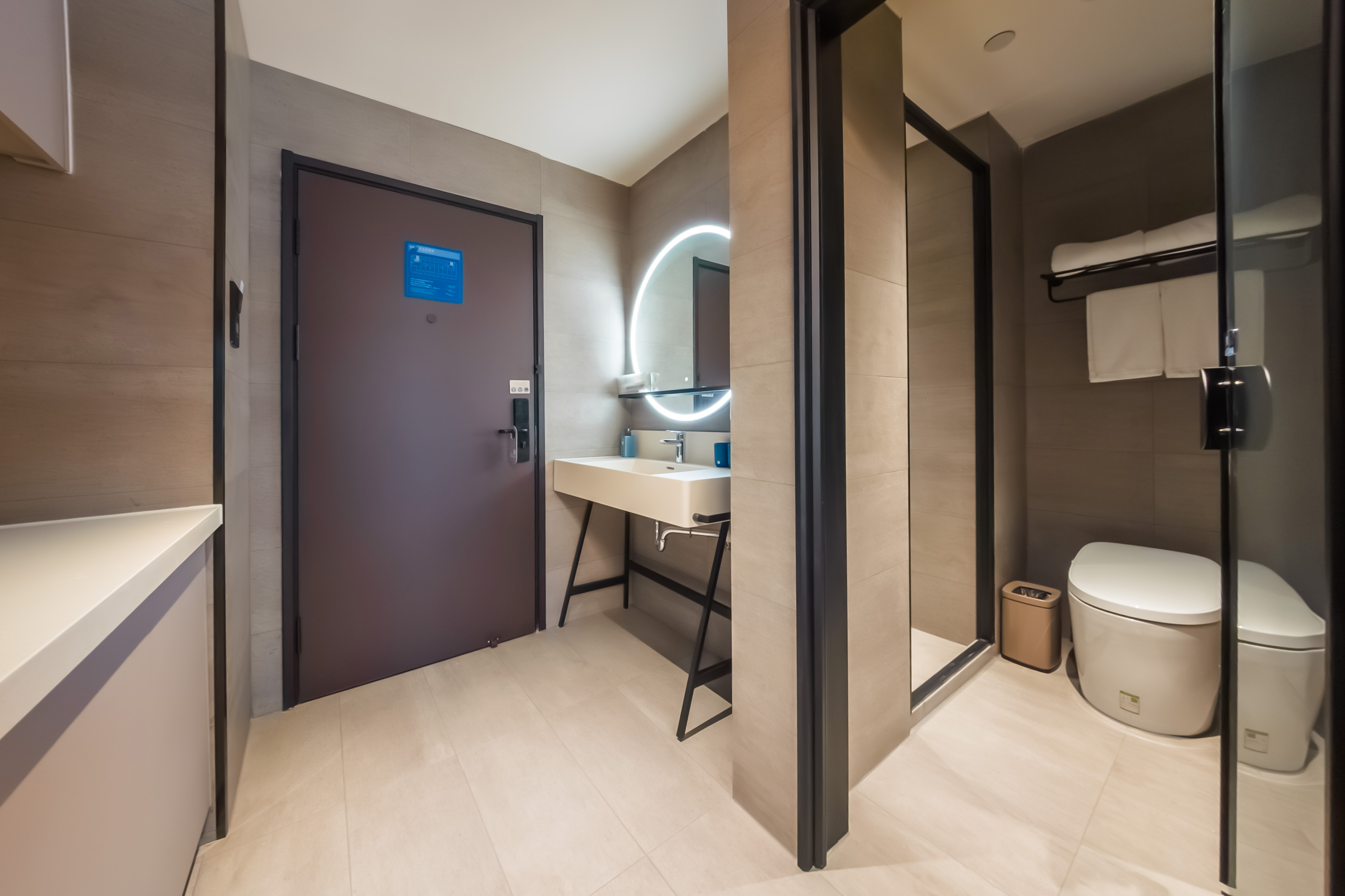 汉庭青岛西海岸青大附院滨海学院地铁站酒店