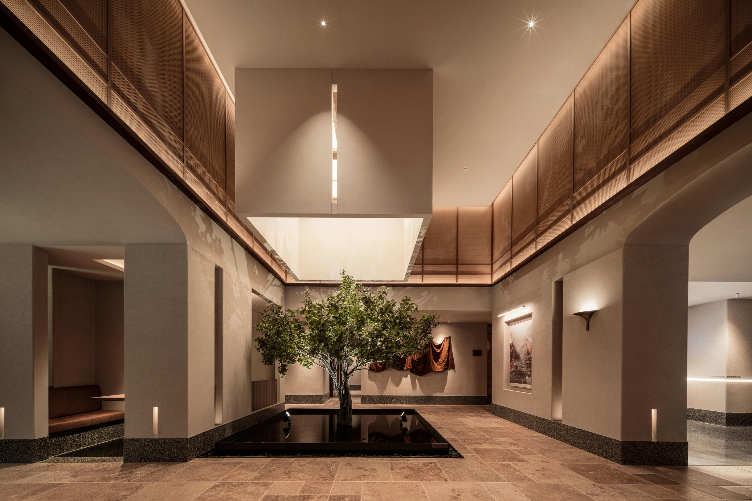 上海五角场翔殷路亚朵酒店