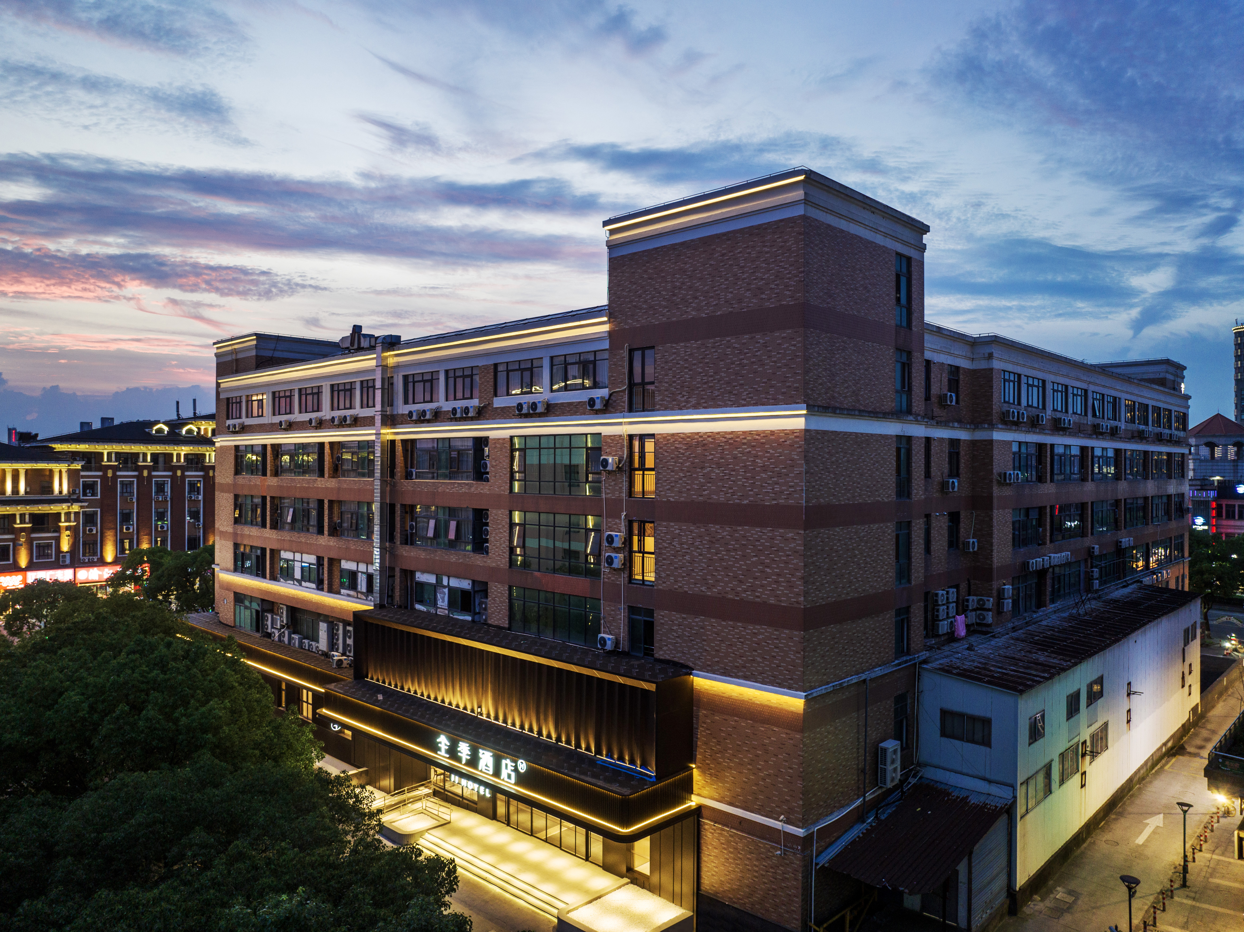 全季上海松江万达酒店