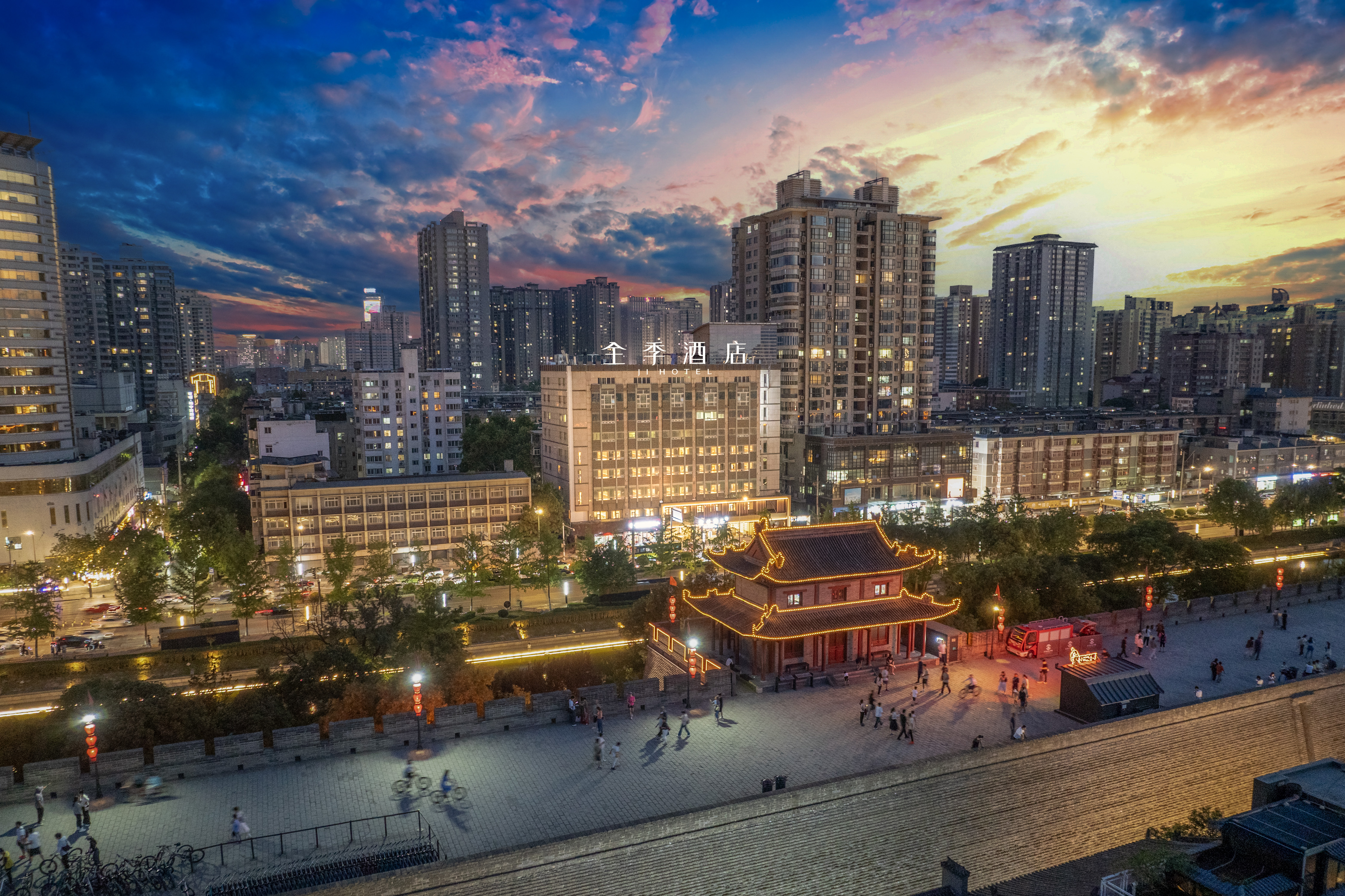 全季西安钟楼永宁门地铁站酒店