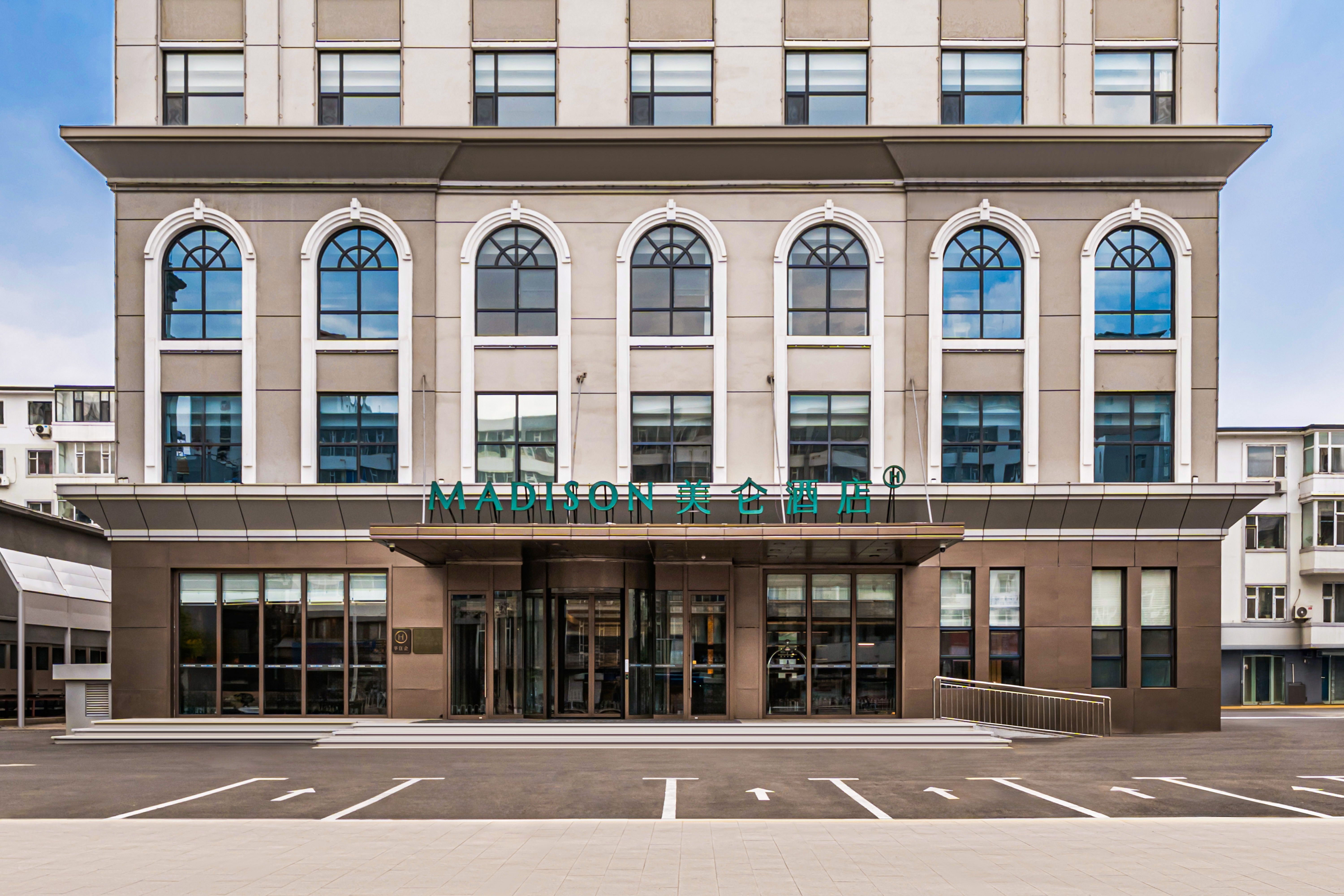 延吉百货大楼西市场美仑酒店