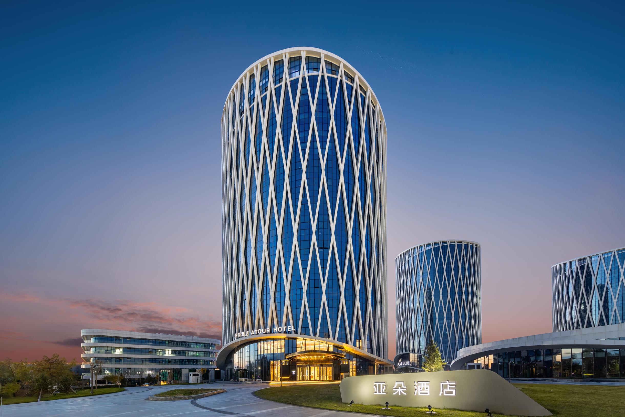 呼和浩特和林格尔数聚小镇亚朵酒店