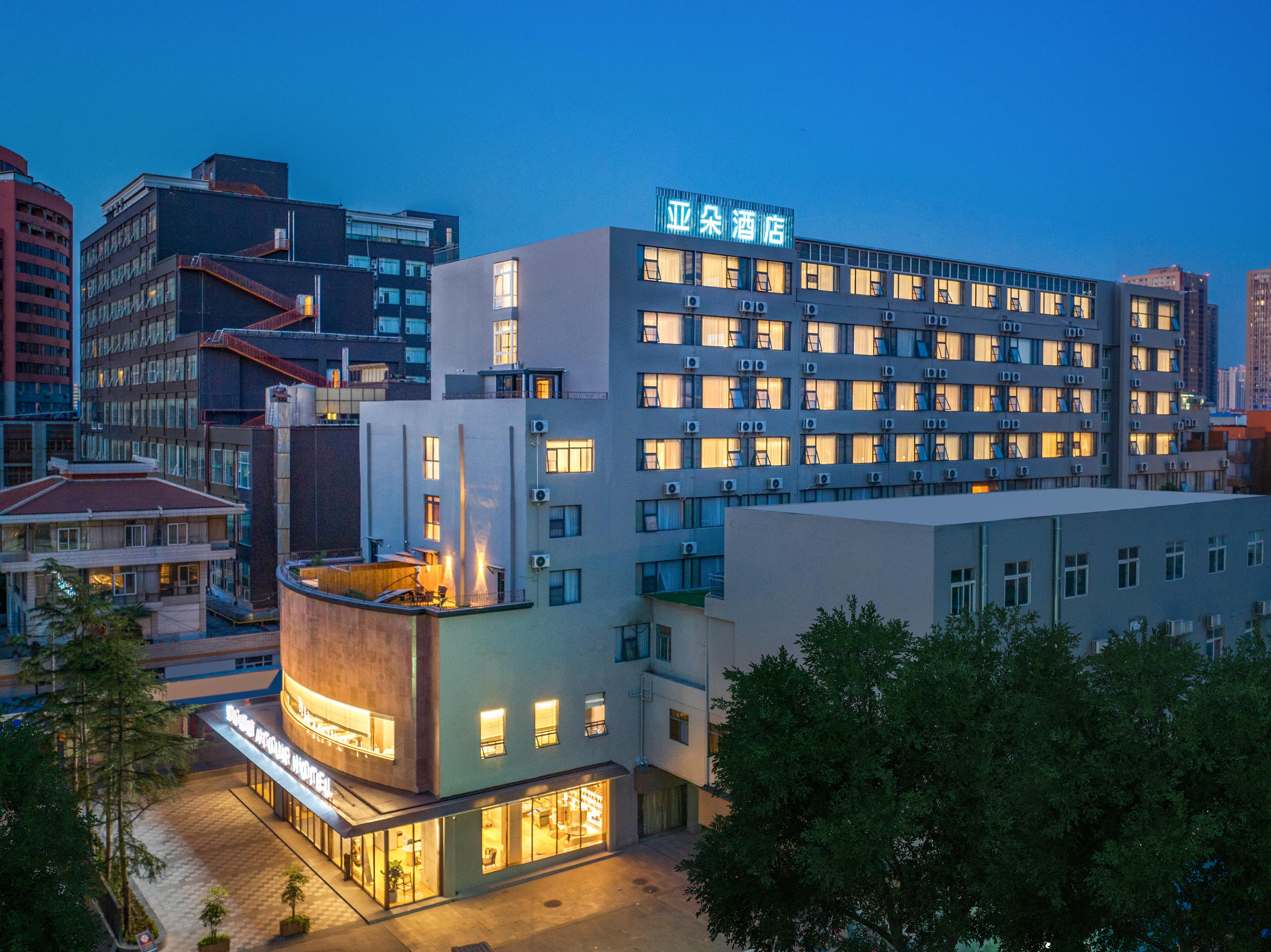 昆明火车站北广场亚朵酒店