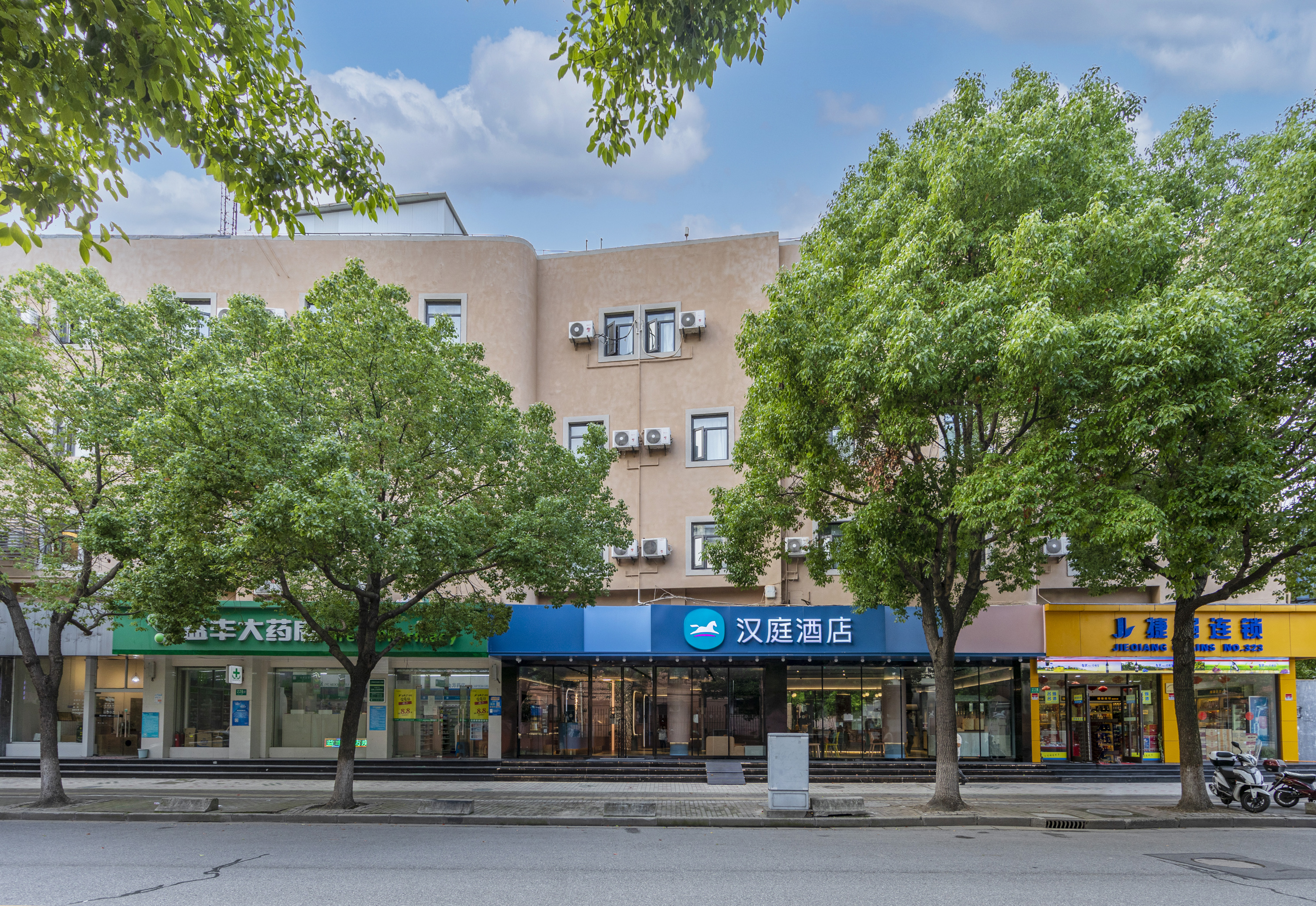 汉庭上海漕河泾虹梅路酒店