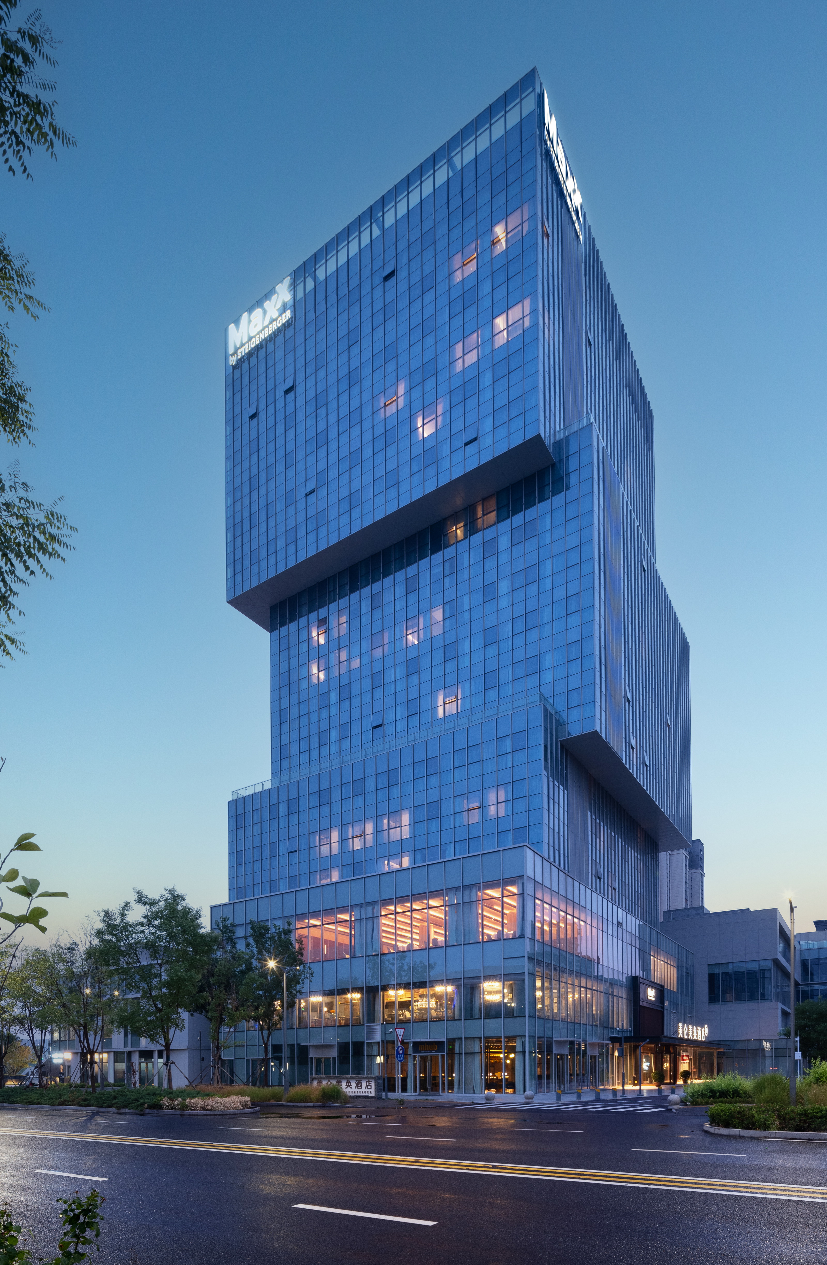 保定深圳园美仑美奂酒店