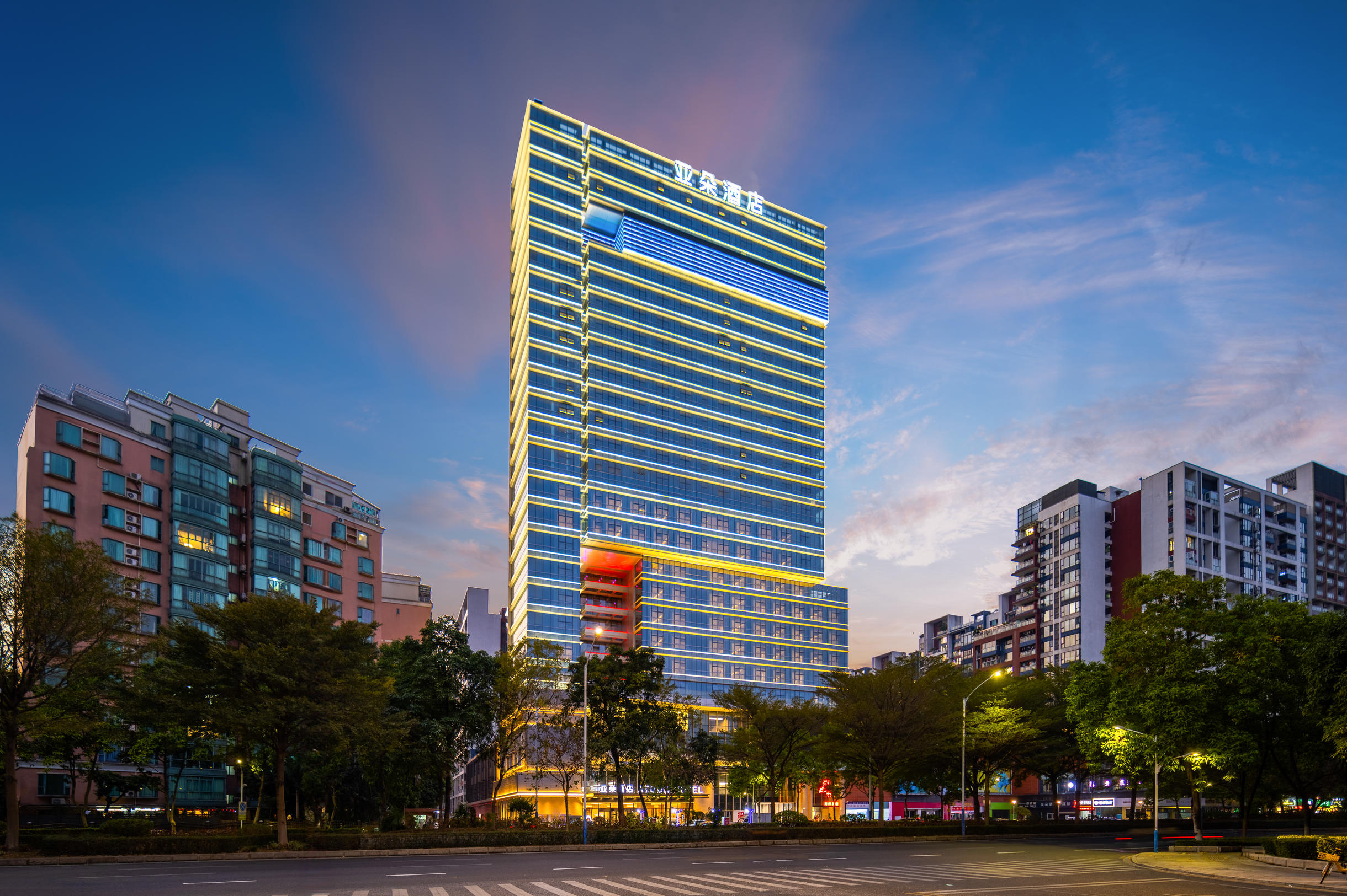 佛山清晖园东乐路地铁站亚朵酒店