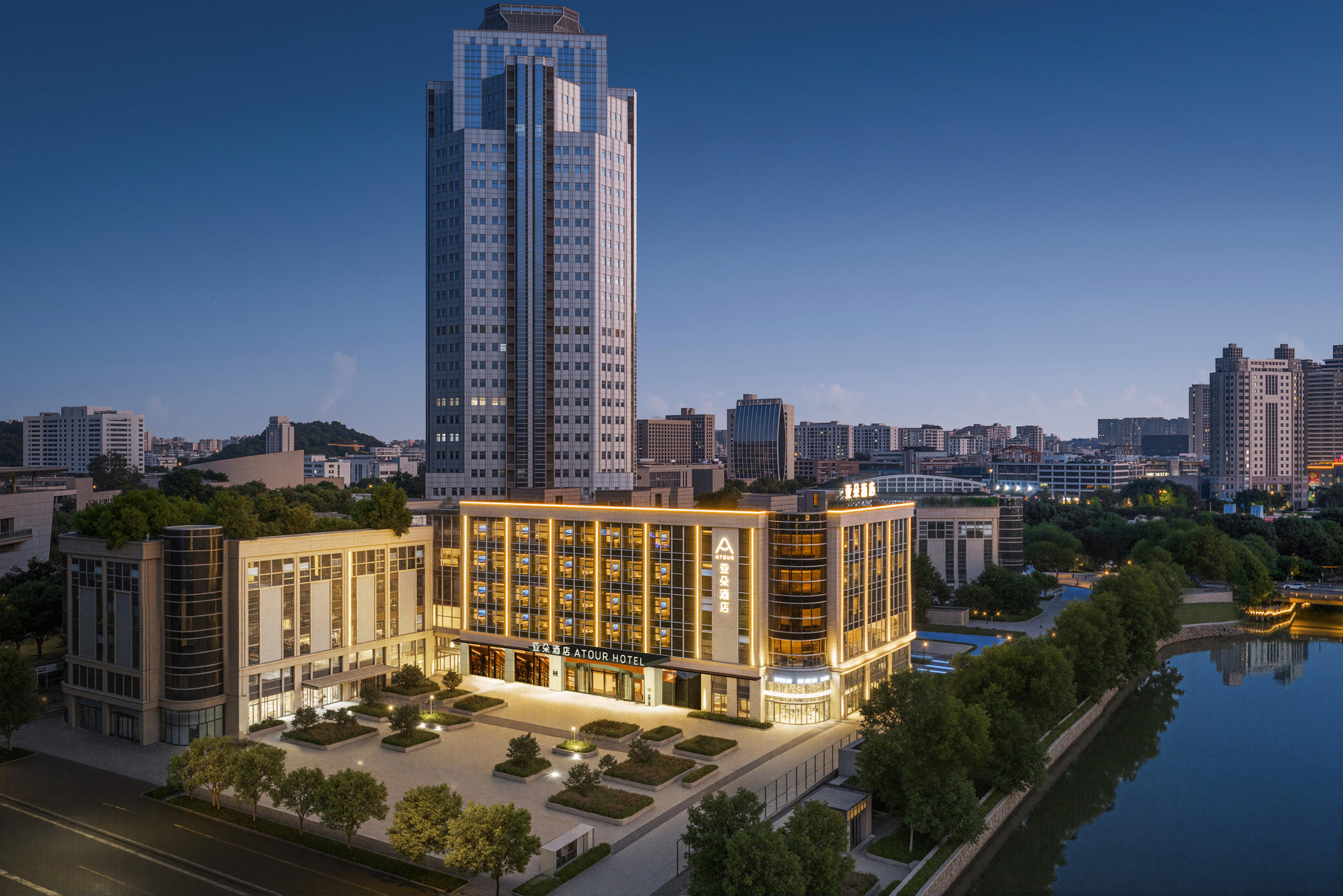 台州市府大道市政府亚朵酒店