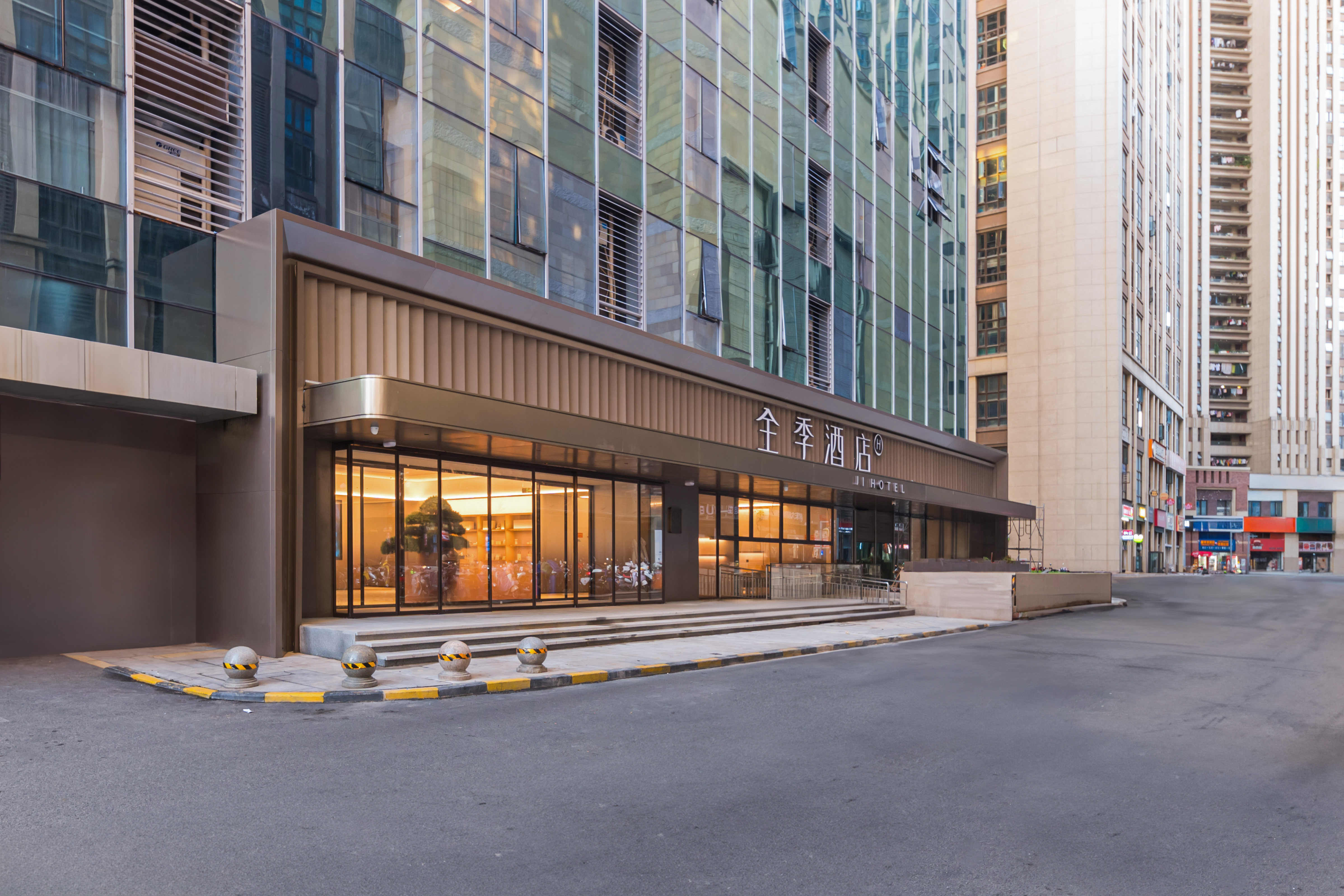 全季泉州中骏世界城海景酒店