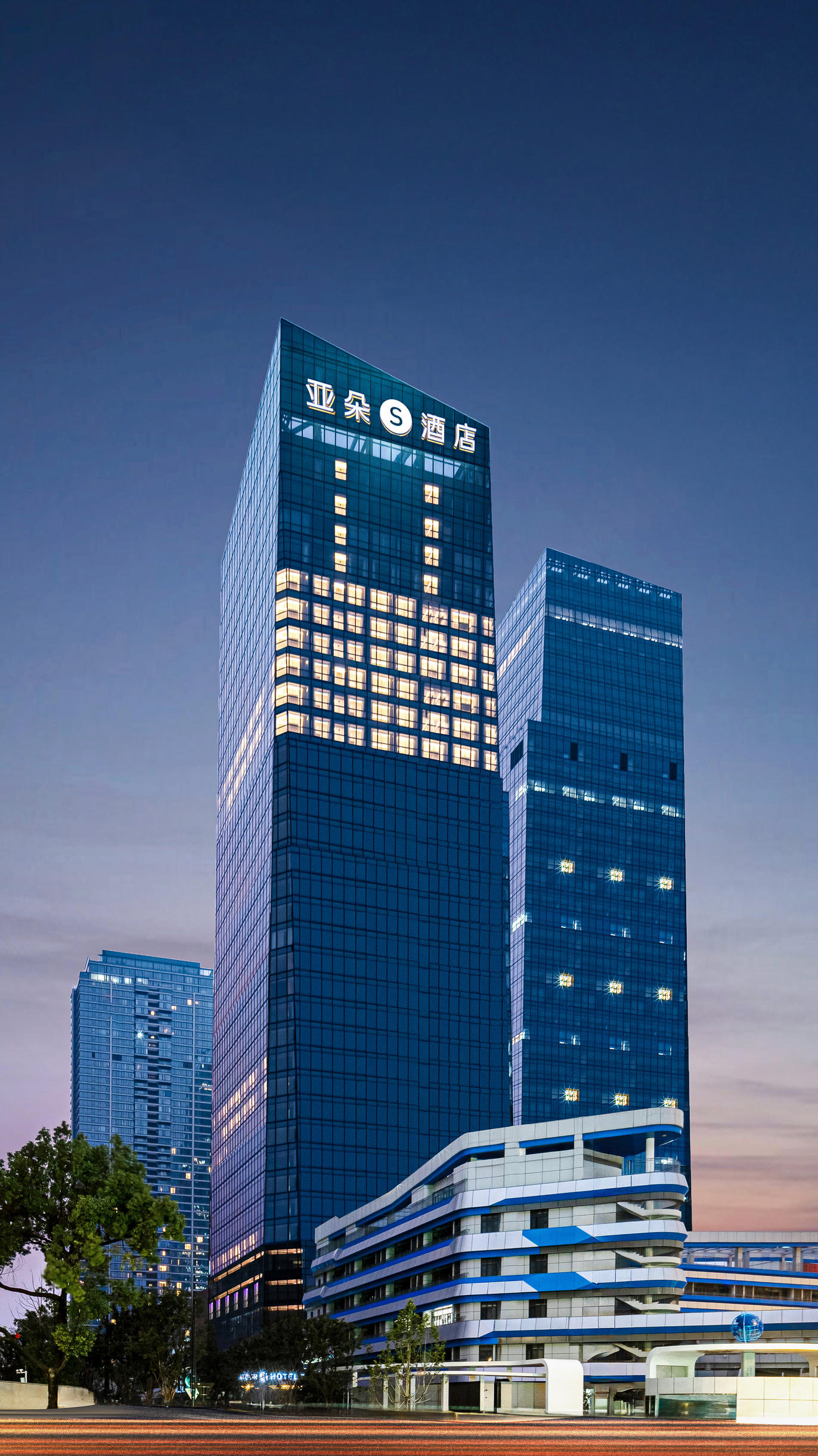 武汉武昌江滩亚朵S酒店