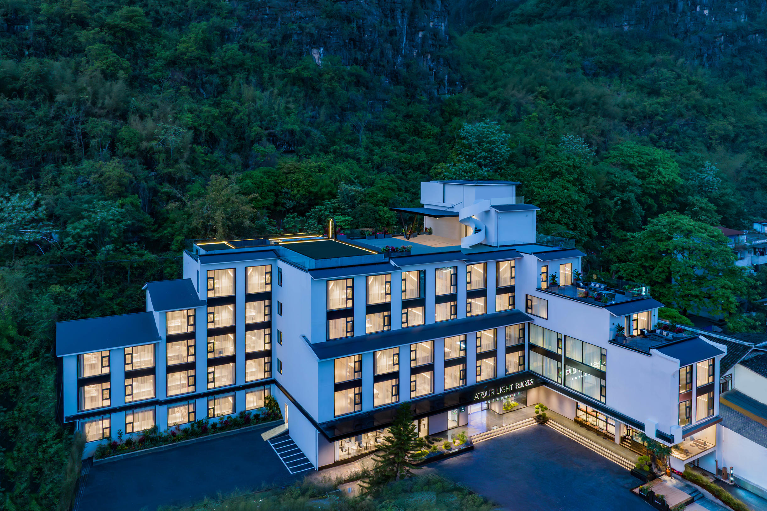 桂林阳朔遇龙河十里画廊轻居酒店