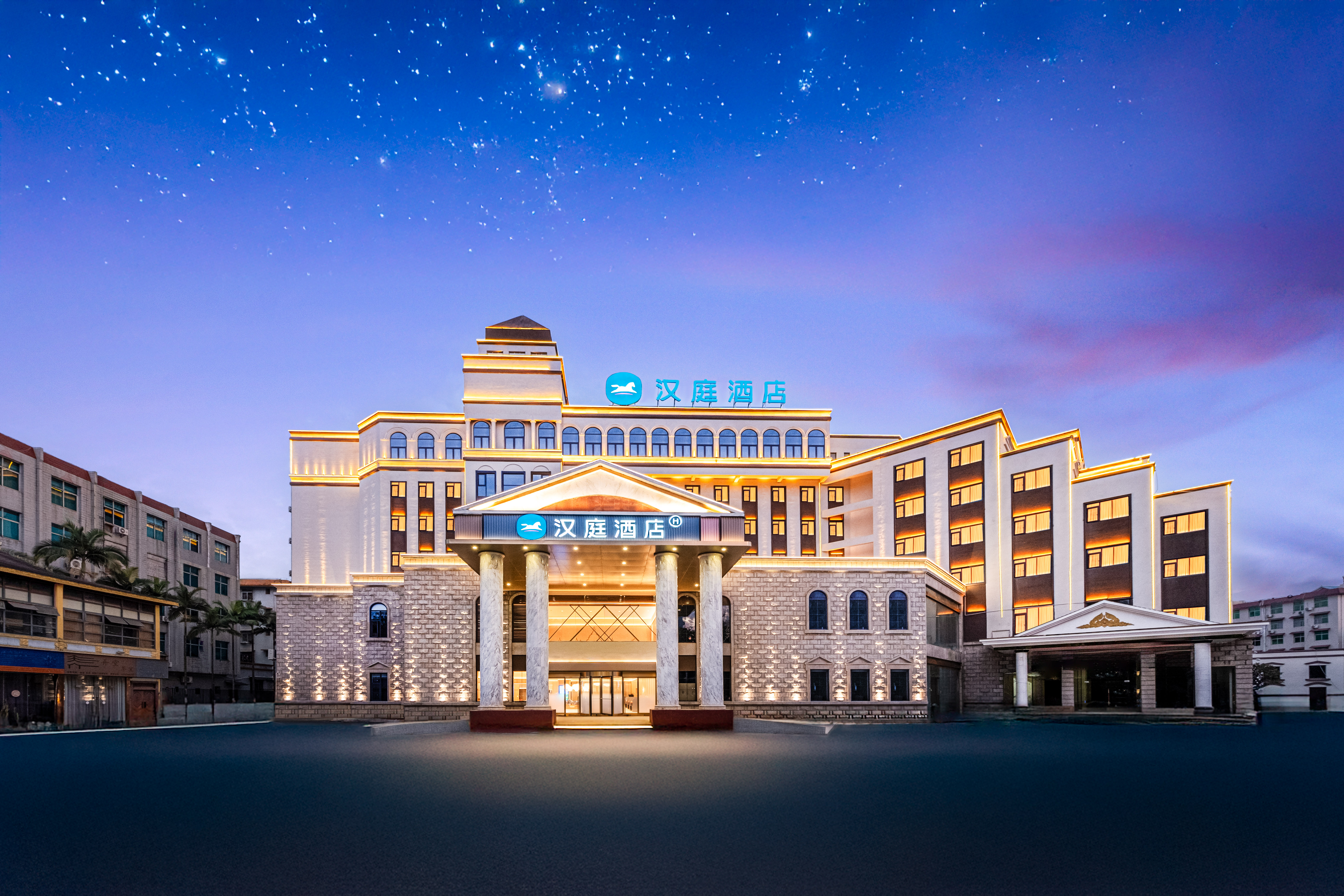 汉庭西双版纳曼听御花园酒店