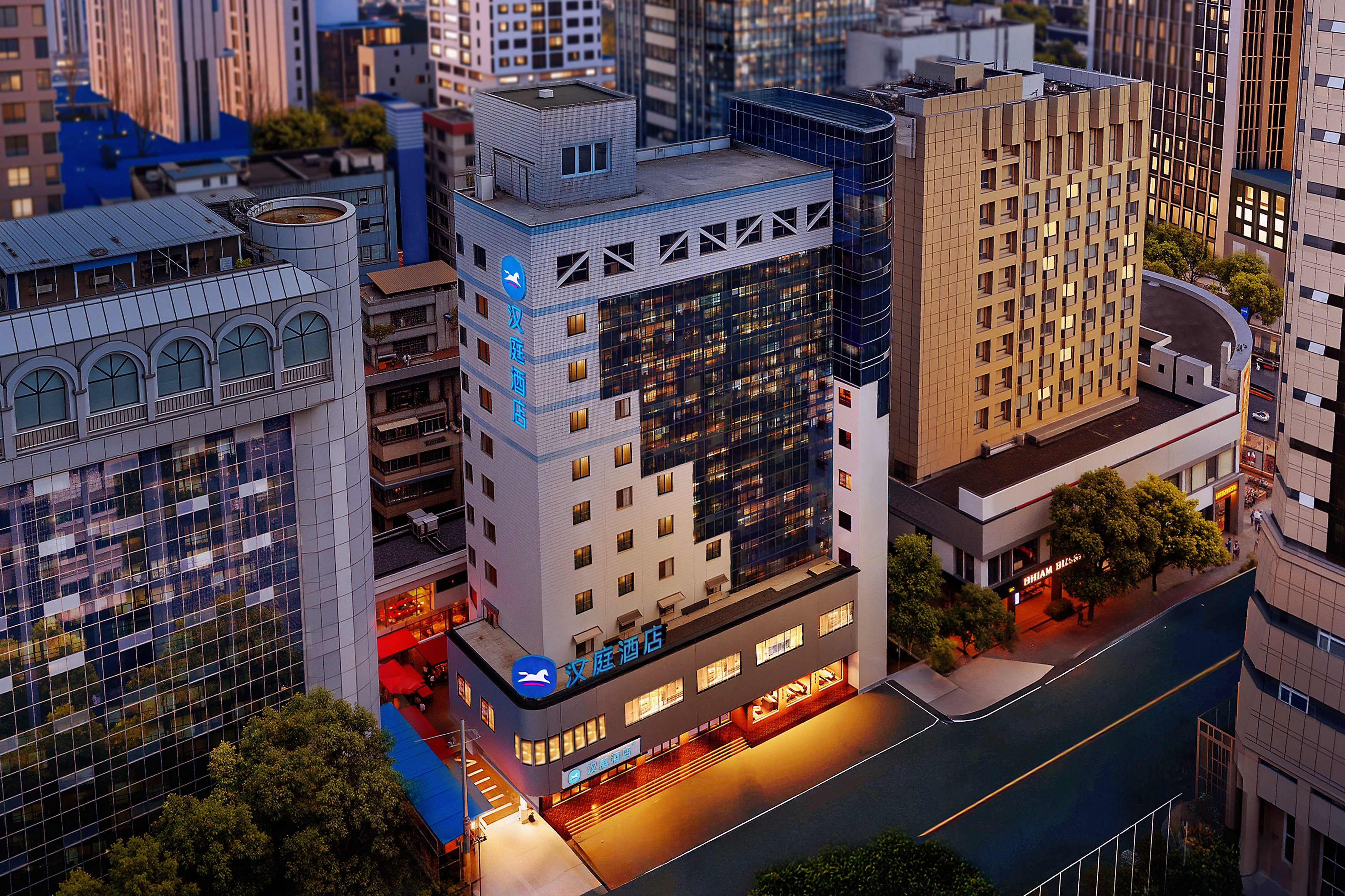 汉庭贵阳大十字民生路好吃街酒店