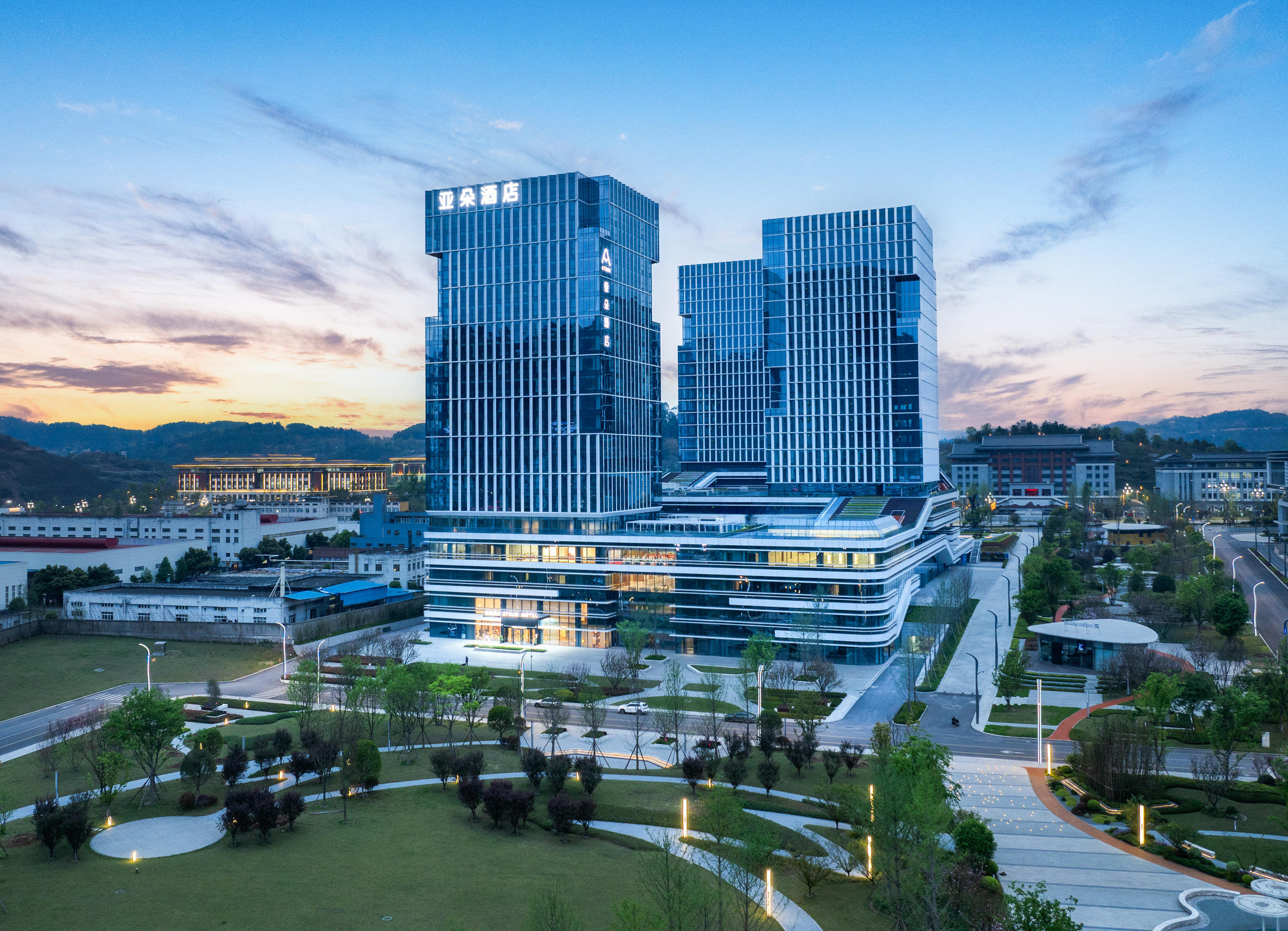 宜宾临港大学城会展中心亚朵酒店