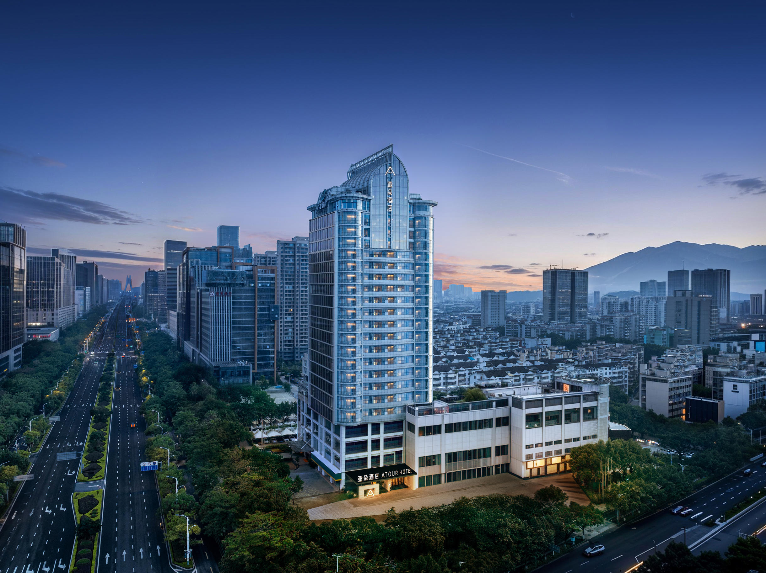 龙岩大道万宝广场亚朵酒店