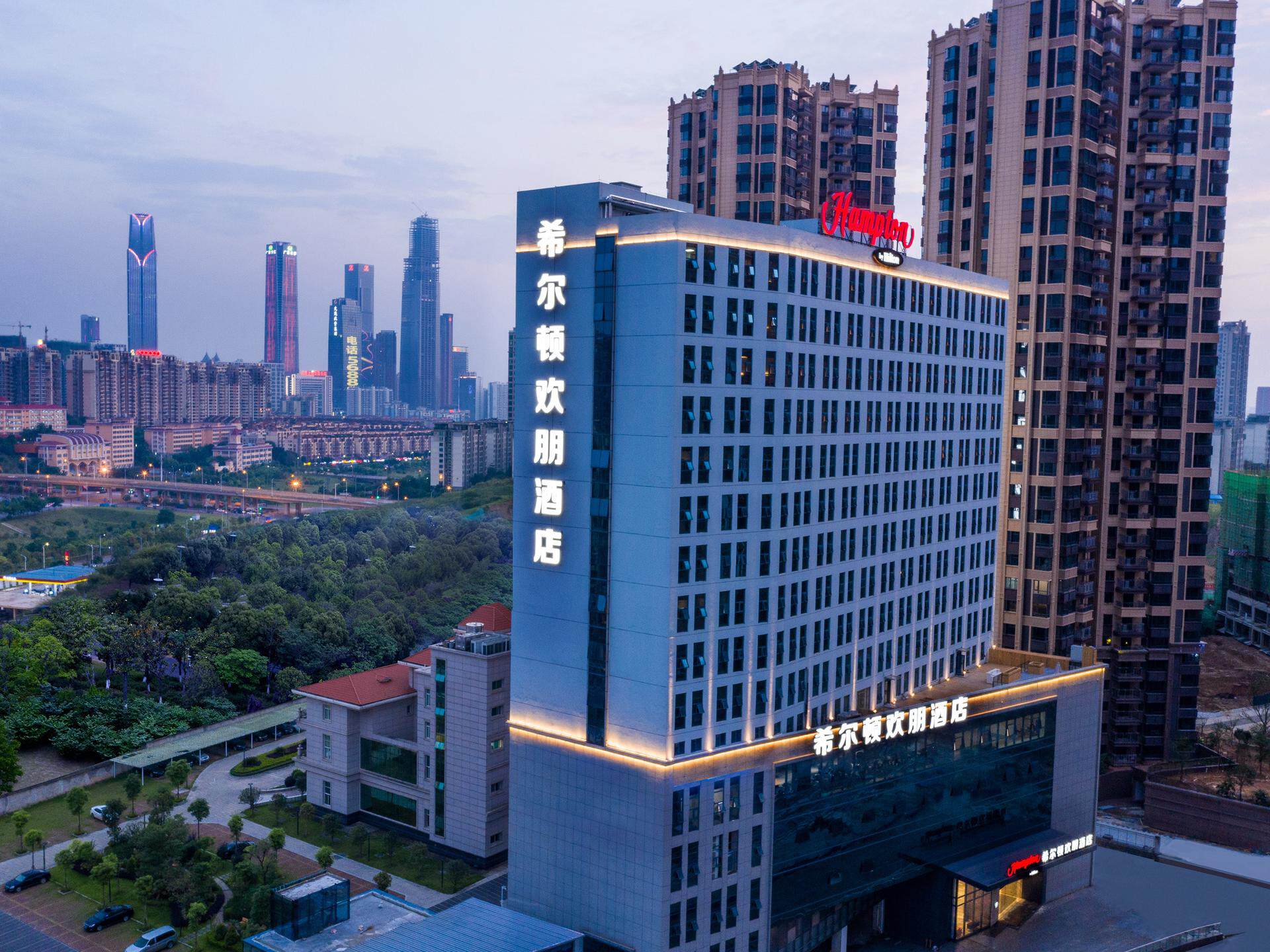 南宁东站希尔顿欢朋酒店