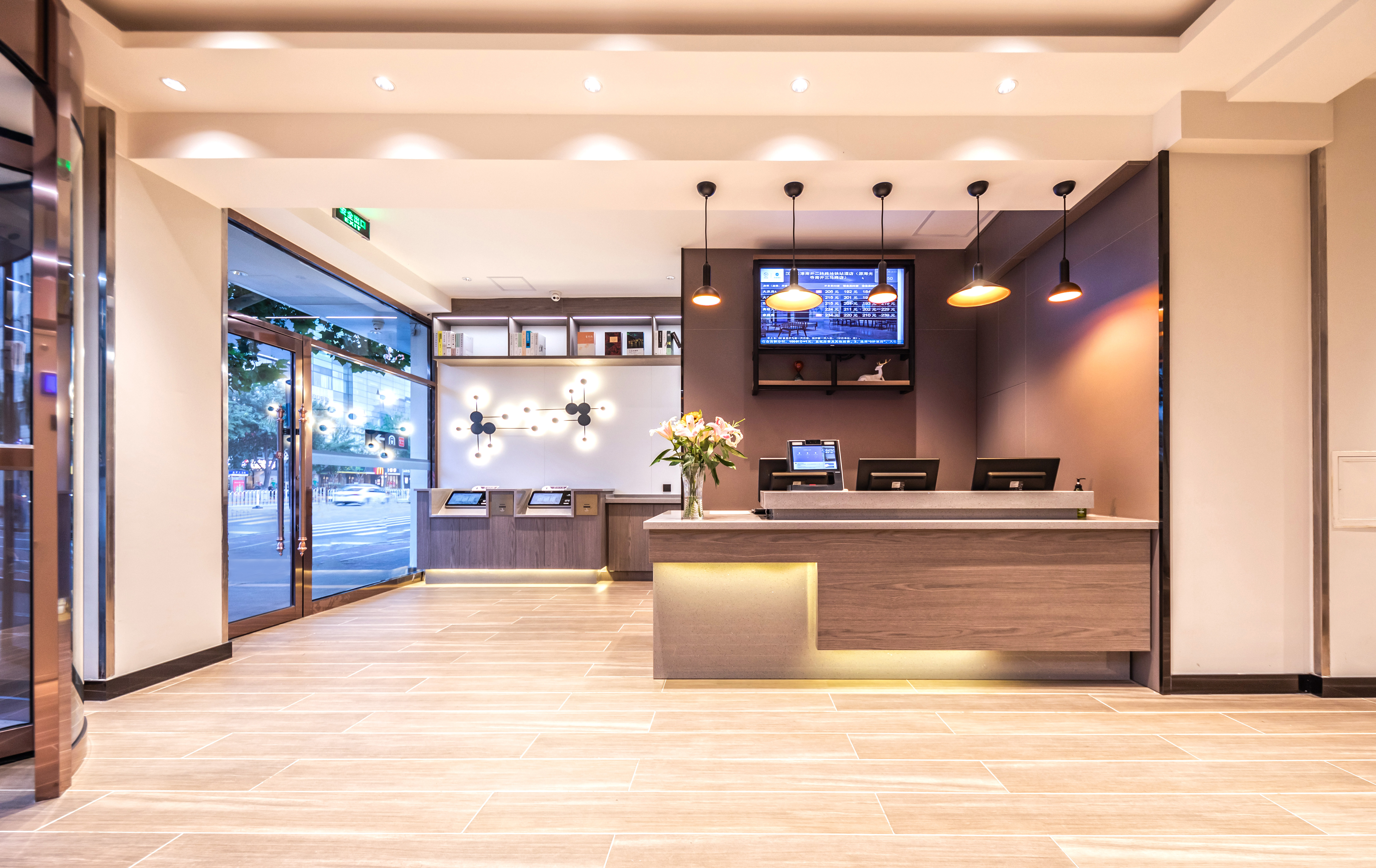 汉庭天津南开二纬路地铁站酒店（原海光寺南开三马路店）