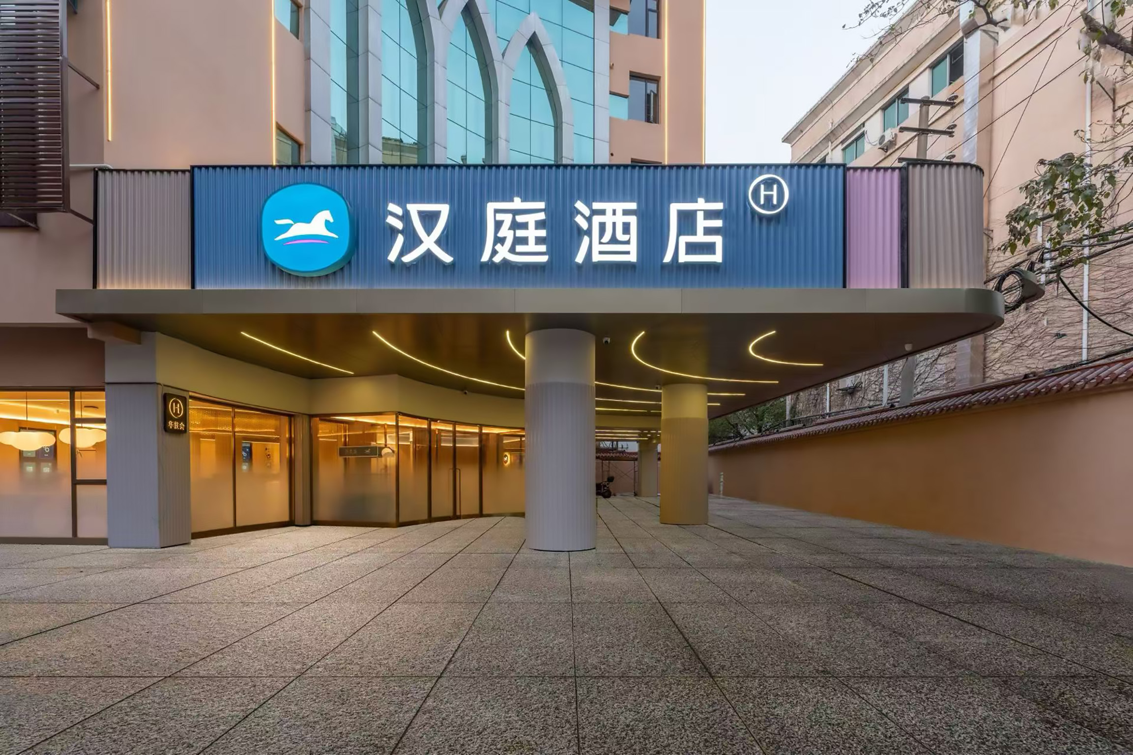 汉庭南昌八一广场美术馆酒店