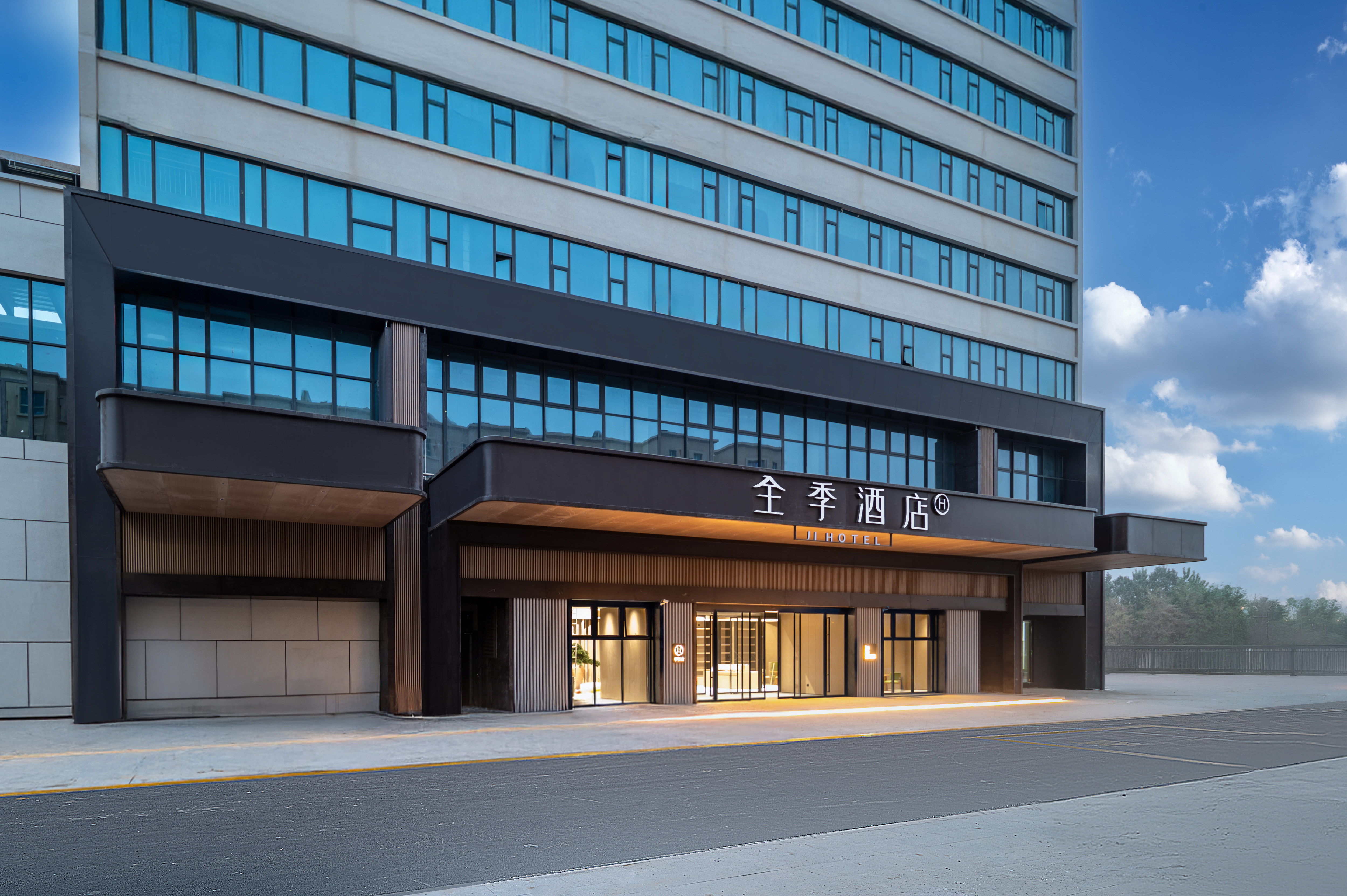 全季阿克苏新和玫瑰商业中心酒店