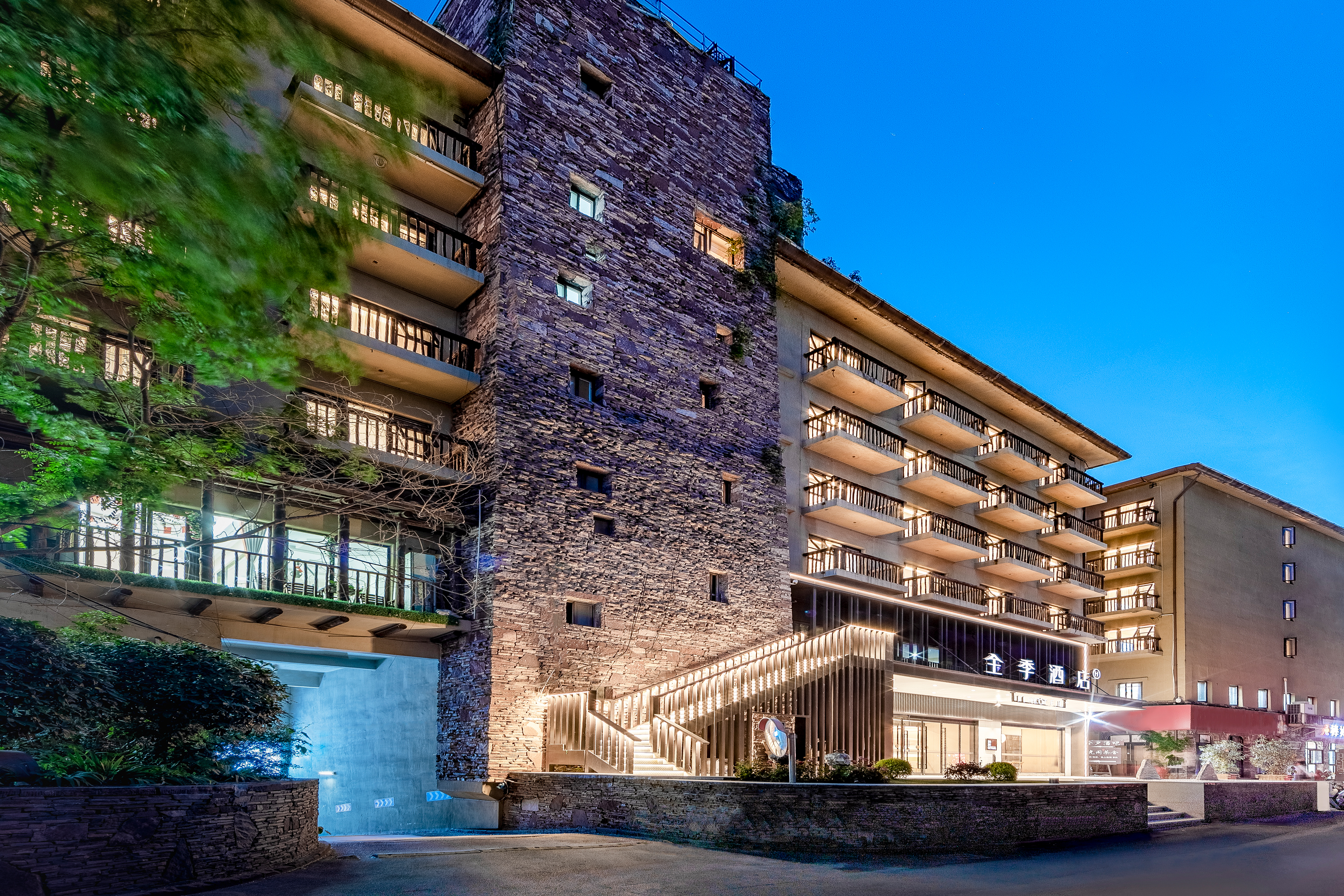 全季郑州北三环省中医院地铁站酒店