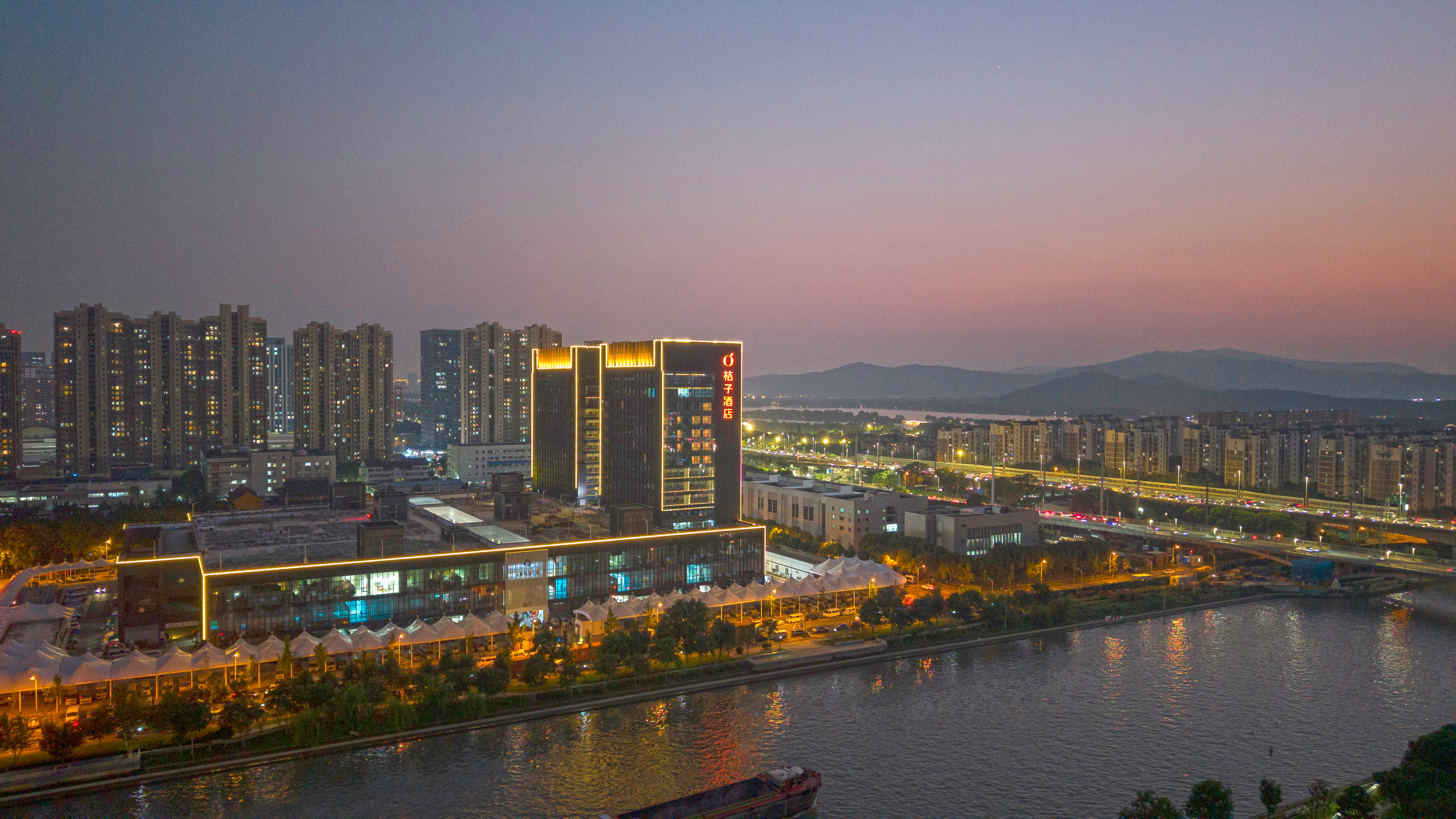 桔子苏州吴中万达广场酒店