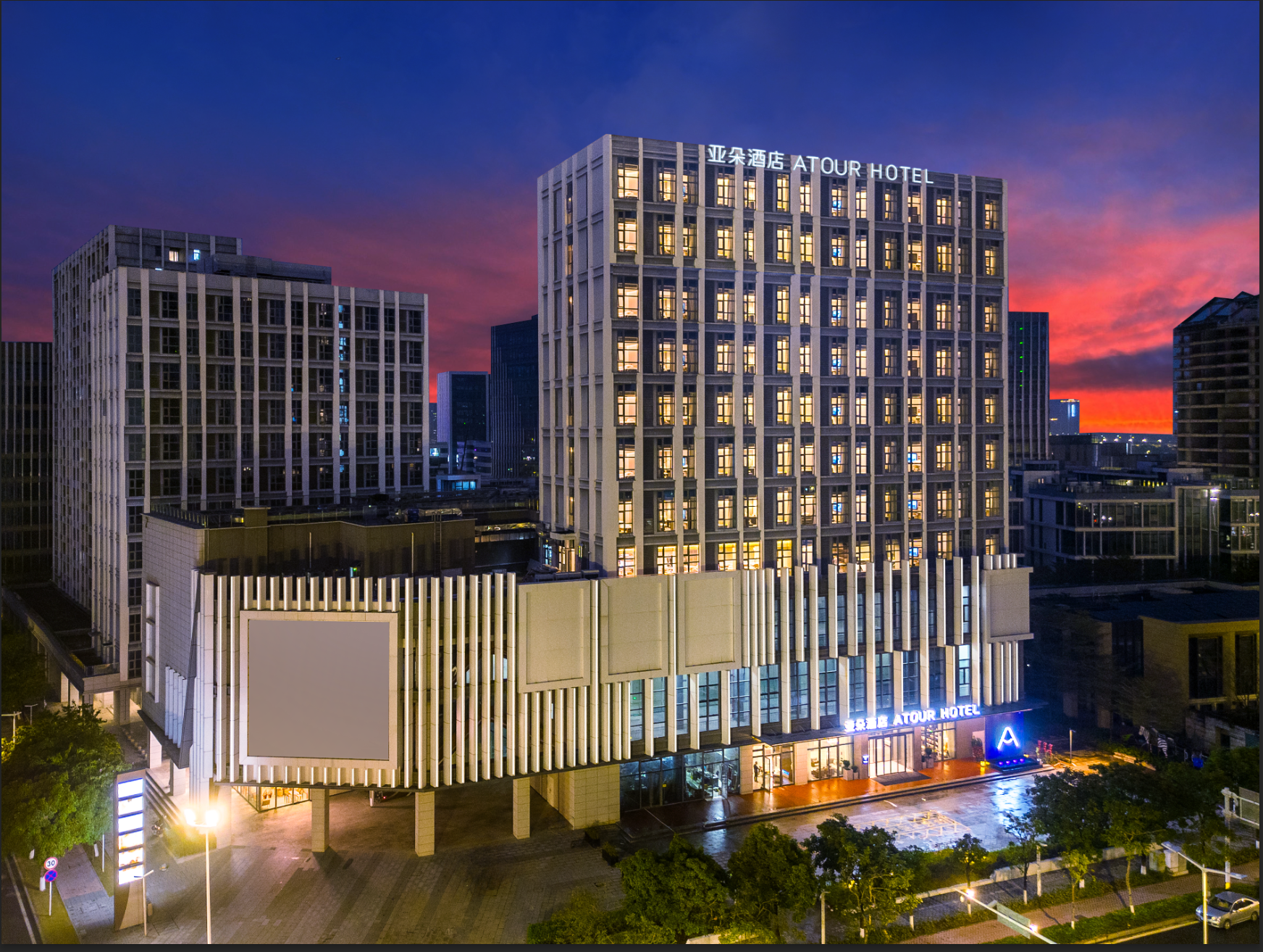 珠海北站宝龙城亚朵酒店