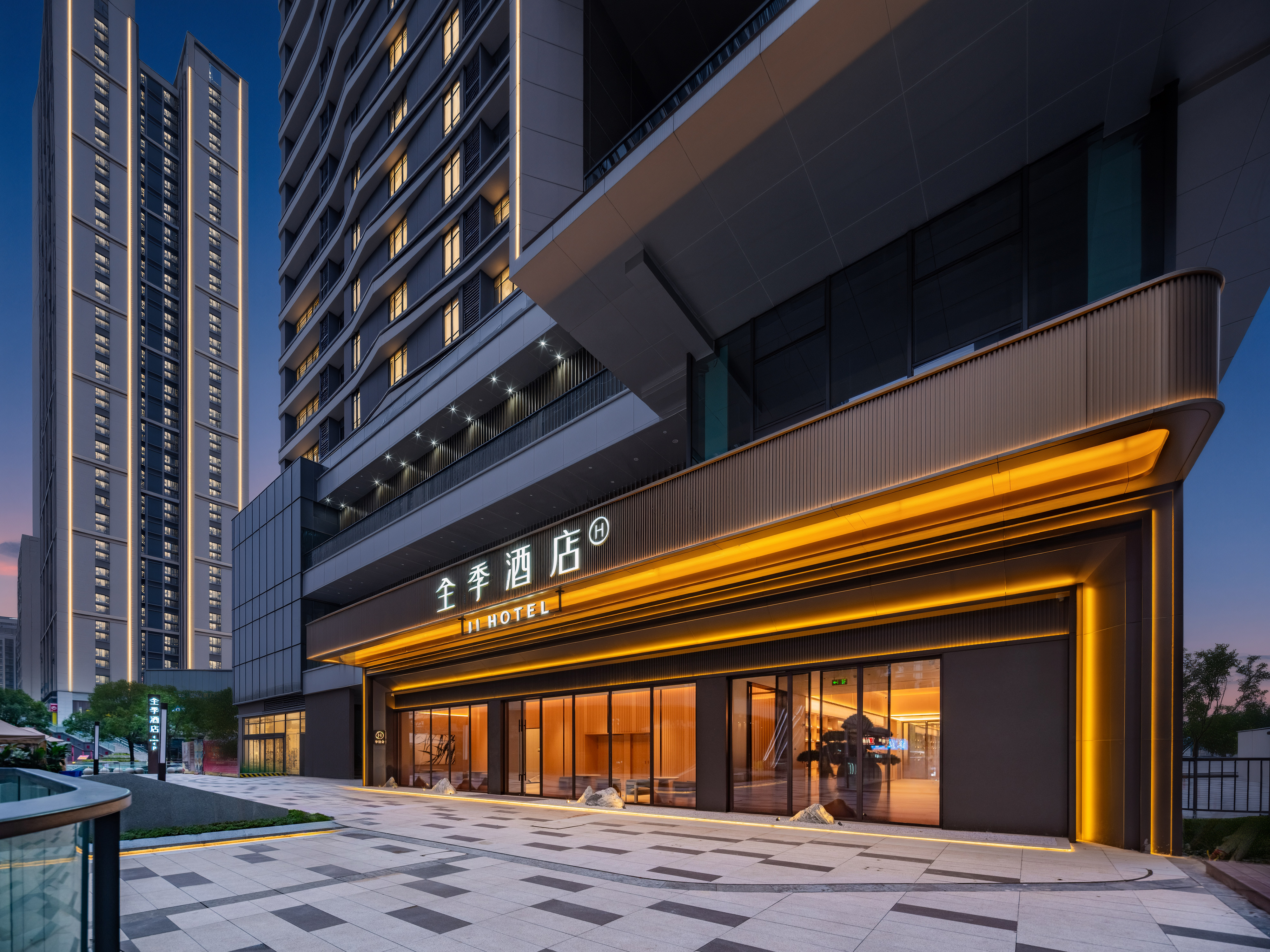 全季成都高新观东地铁站酒店