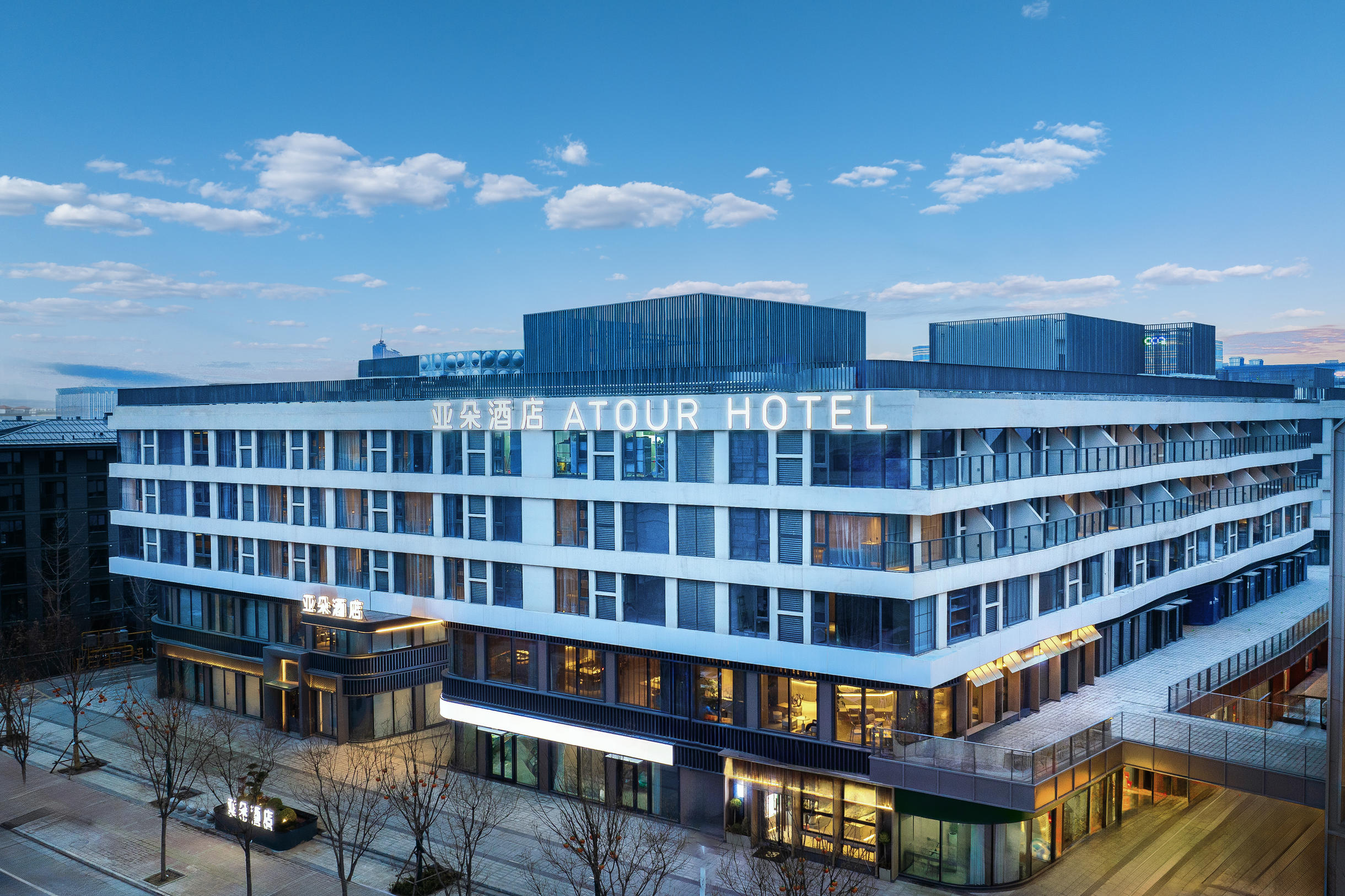 郑州北龙湖金融中心金融岛亚朵酒店