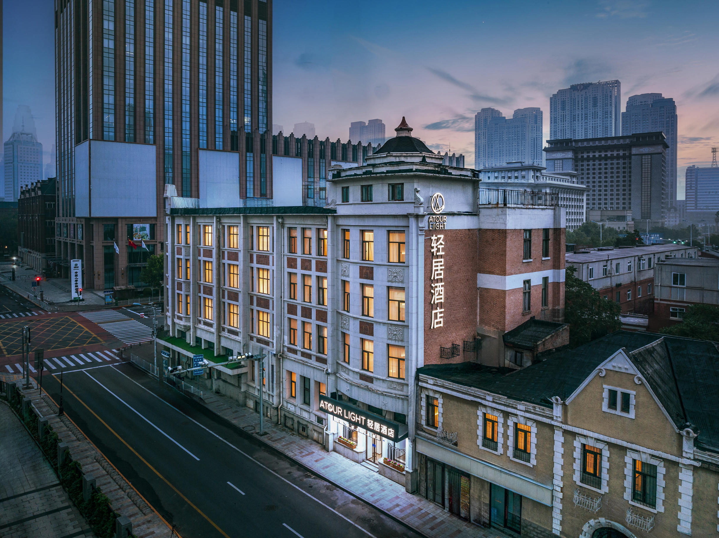 天津五大道小白楼地铁站轻居酒店