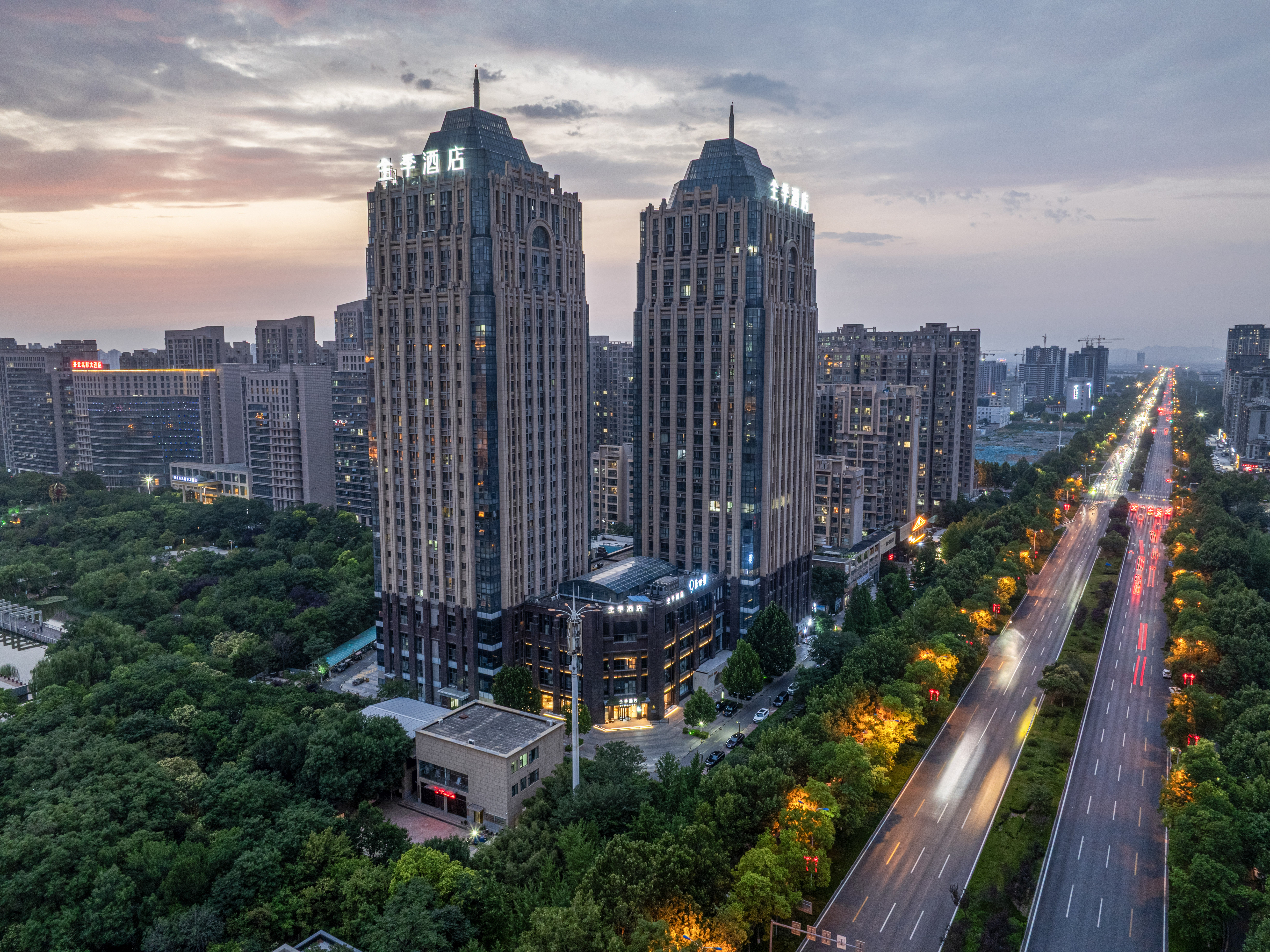 全季新乡市政府胖东来三胖酒店