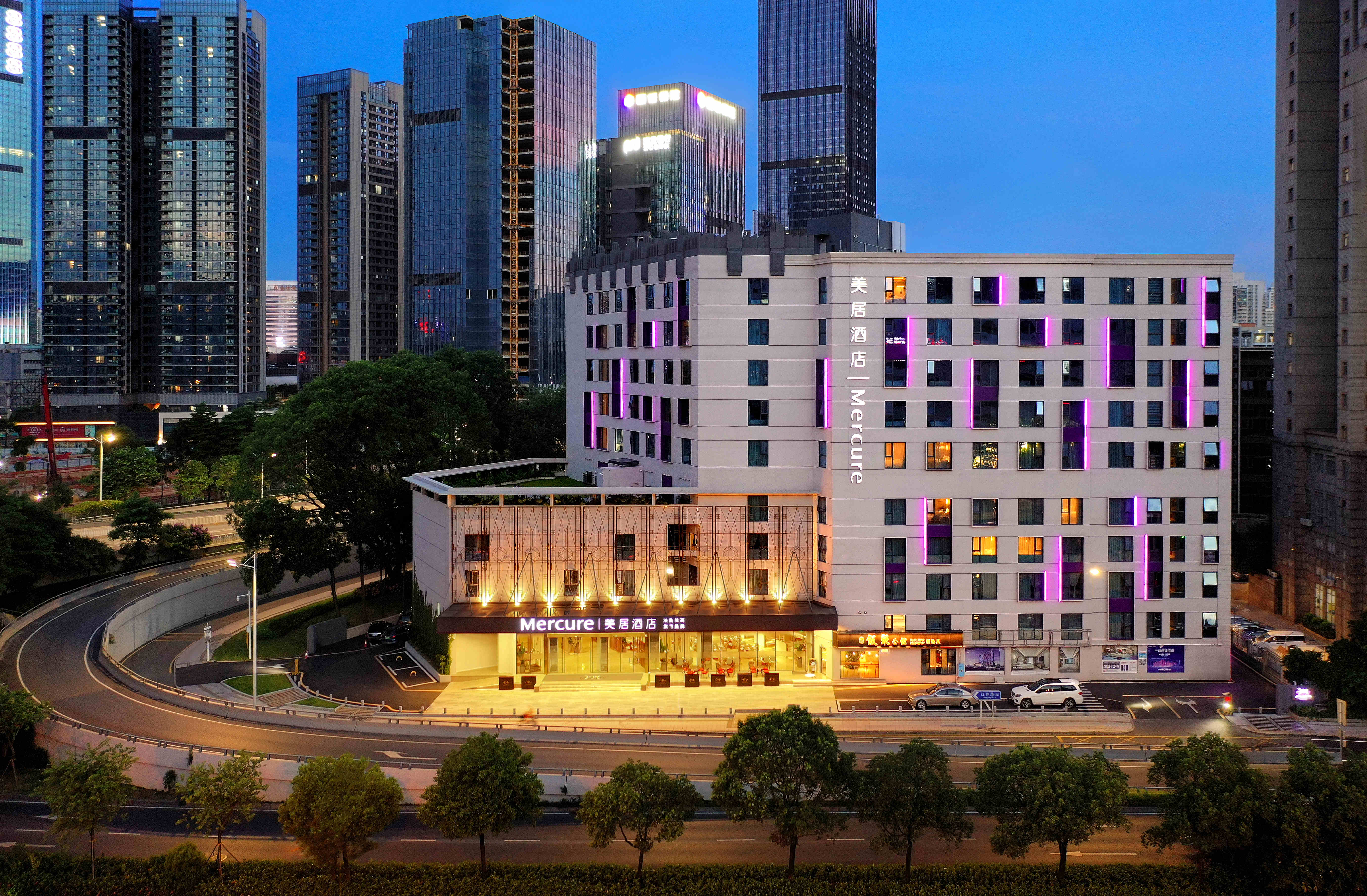 深圳市体育中心美居酒店