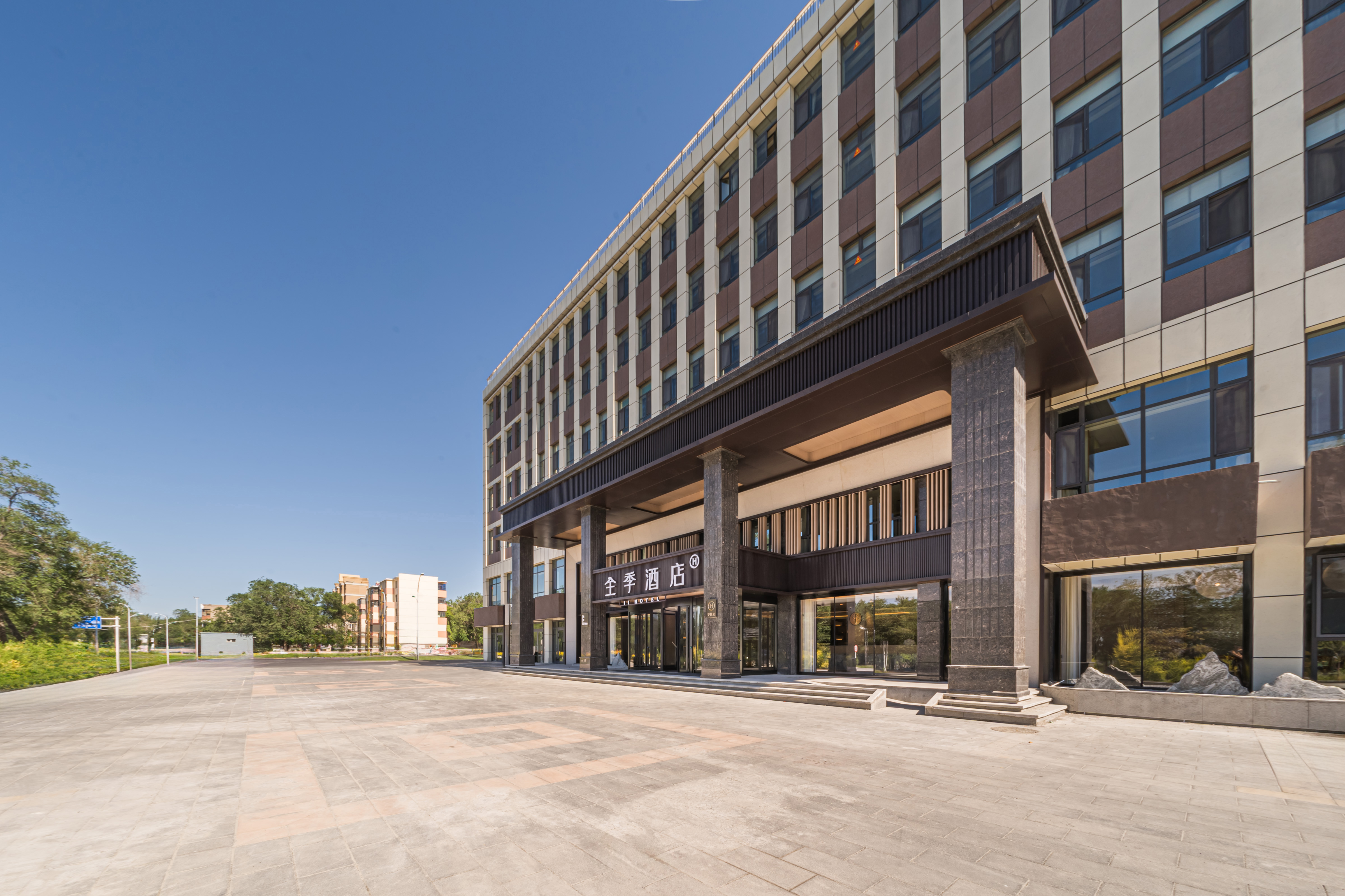 全季独山子东湖公园酒店