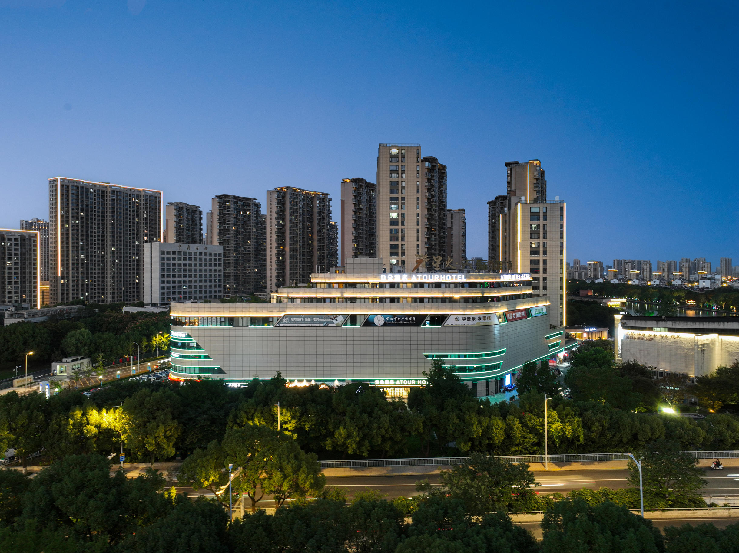 湖州行政中心太湖路亚朵酒店