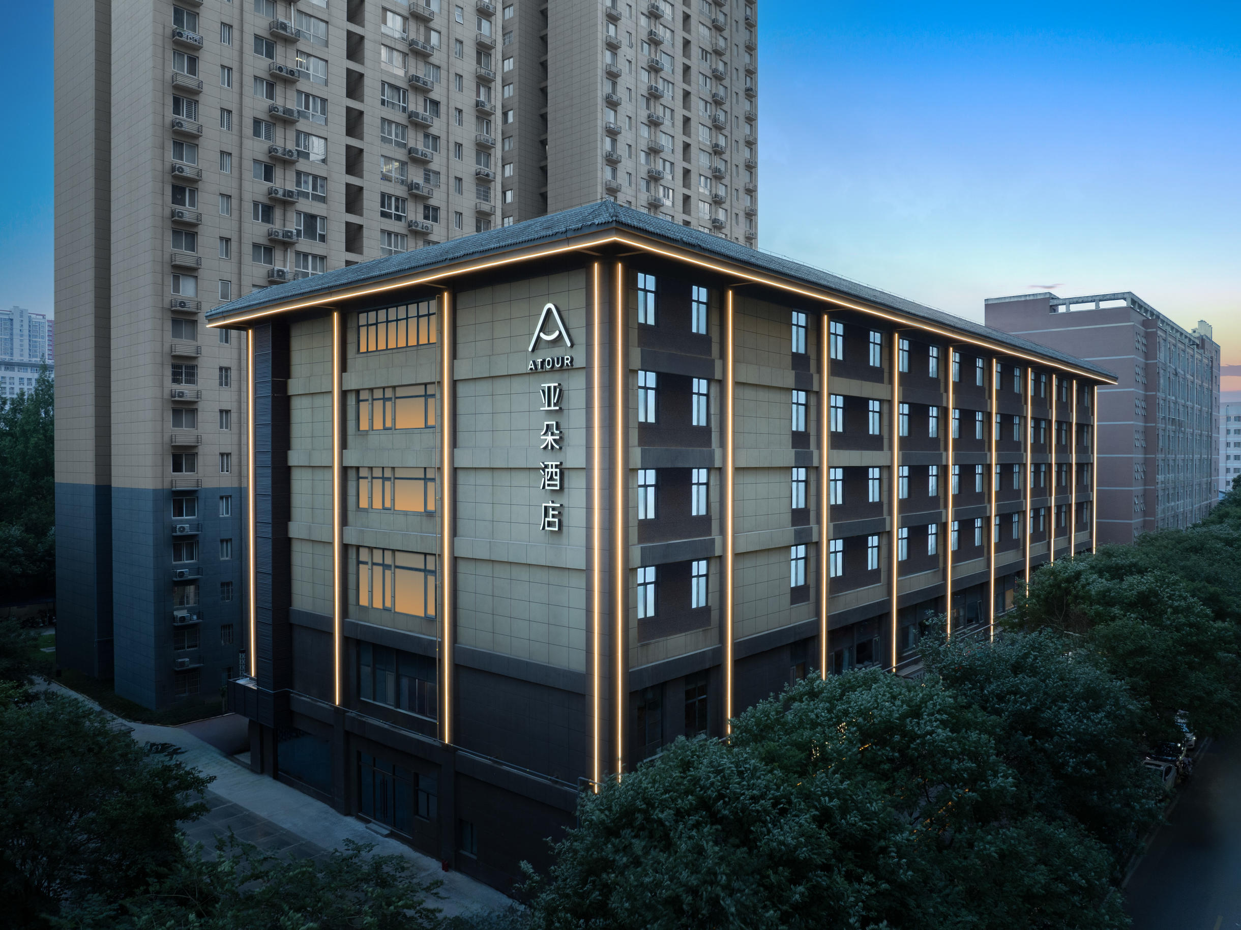 西安交通大学长乐公园地铁站亚朵酒店